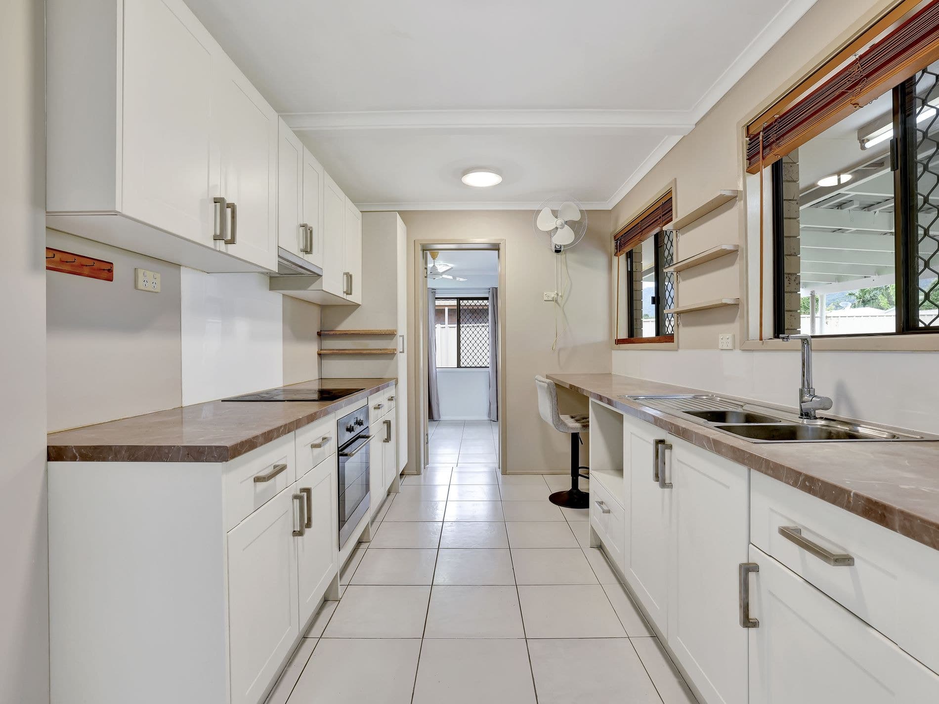 41 Mestrez Street, MOOROOBOOL, Mooroobool - Thumbnail 4