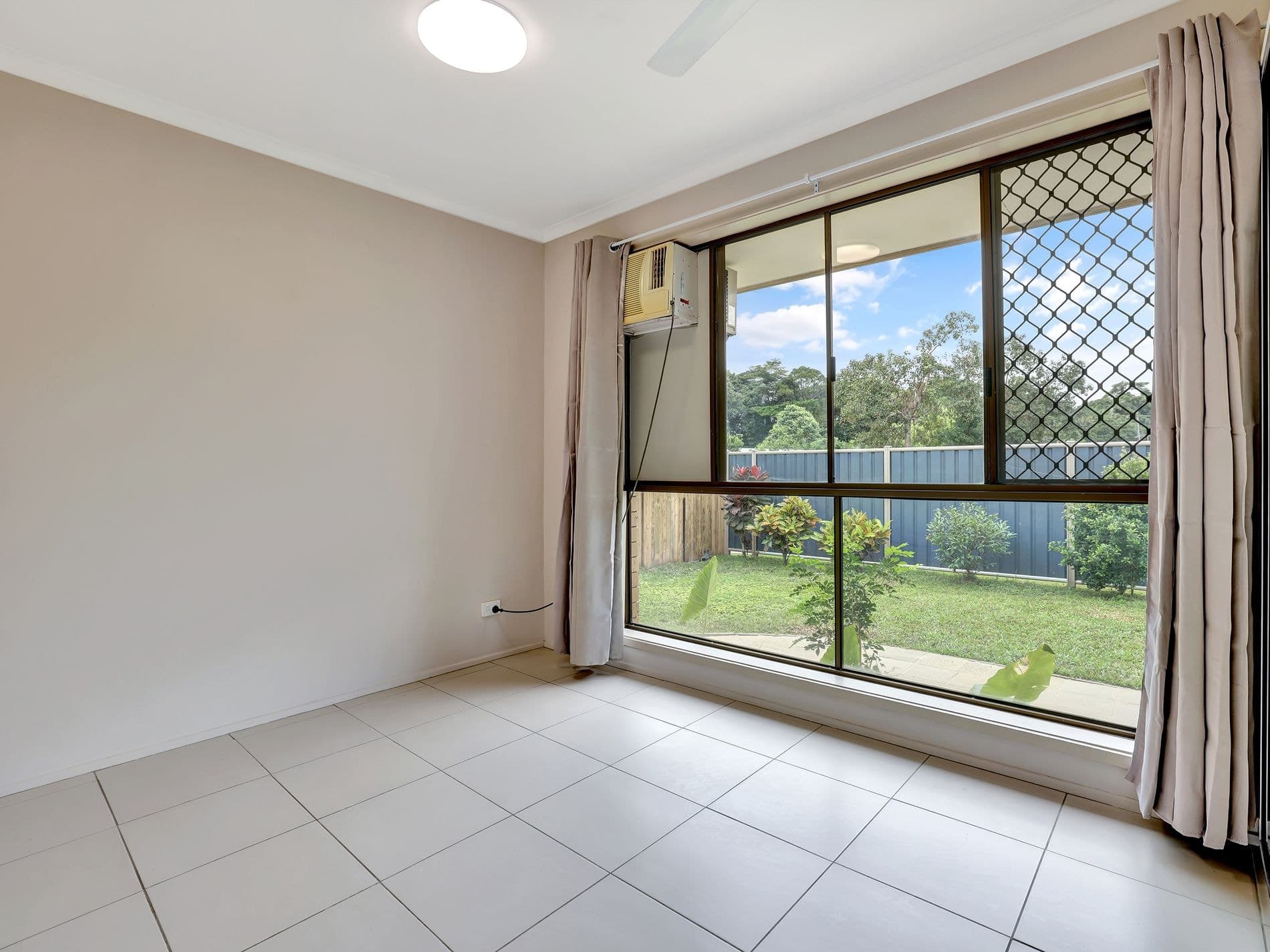 41 Mestrez Street, MOOROOBOOL, Mooroobool - Thumbnail 6