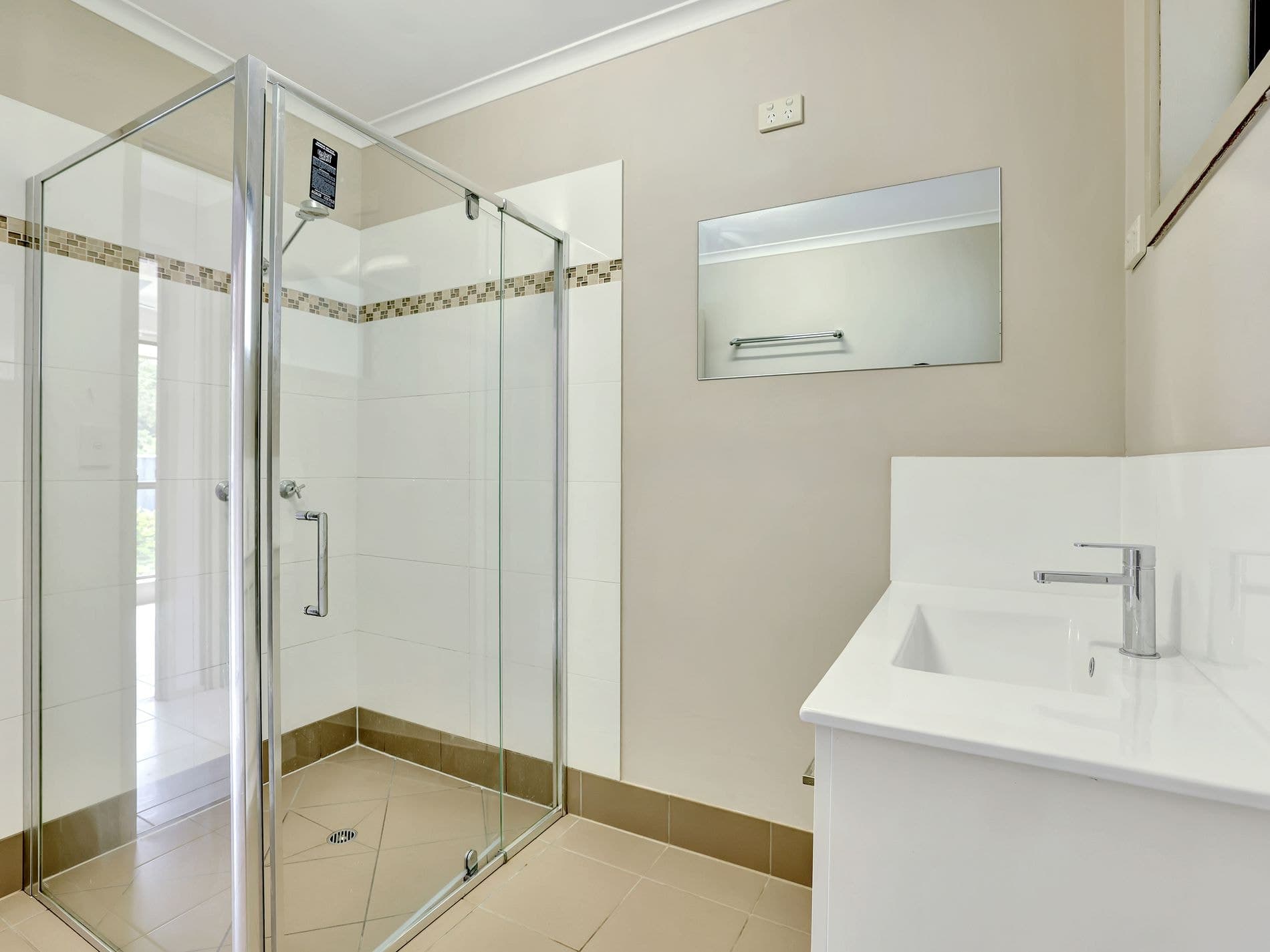 41 Mestrez Street, MOOROOBOOL, Mooroobool - Thumbnail 7