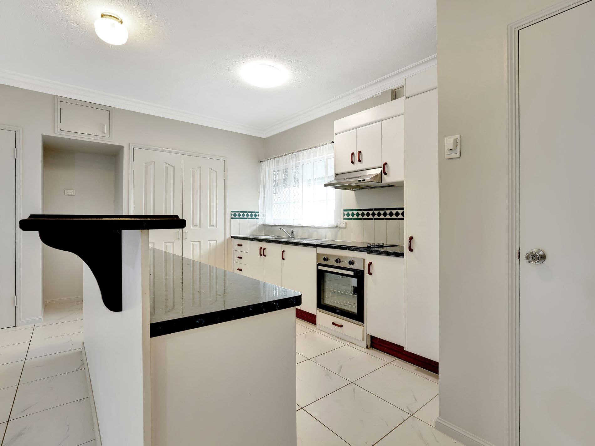 2 / 9 Varese Street, WOREE, Woree - Thumbnail 4
