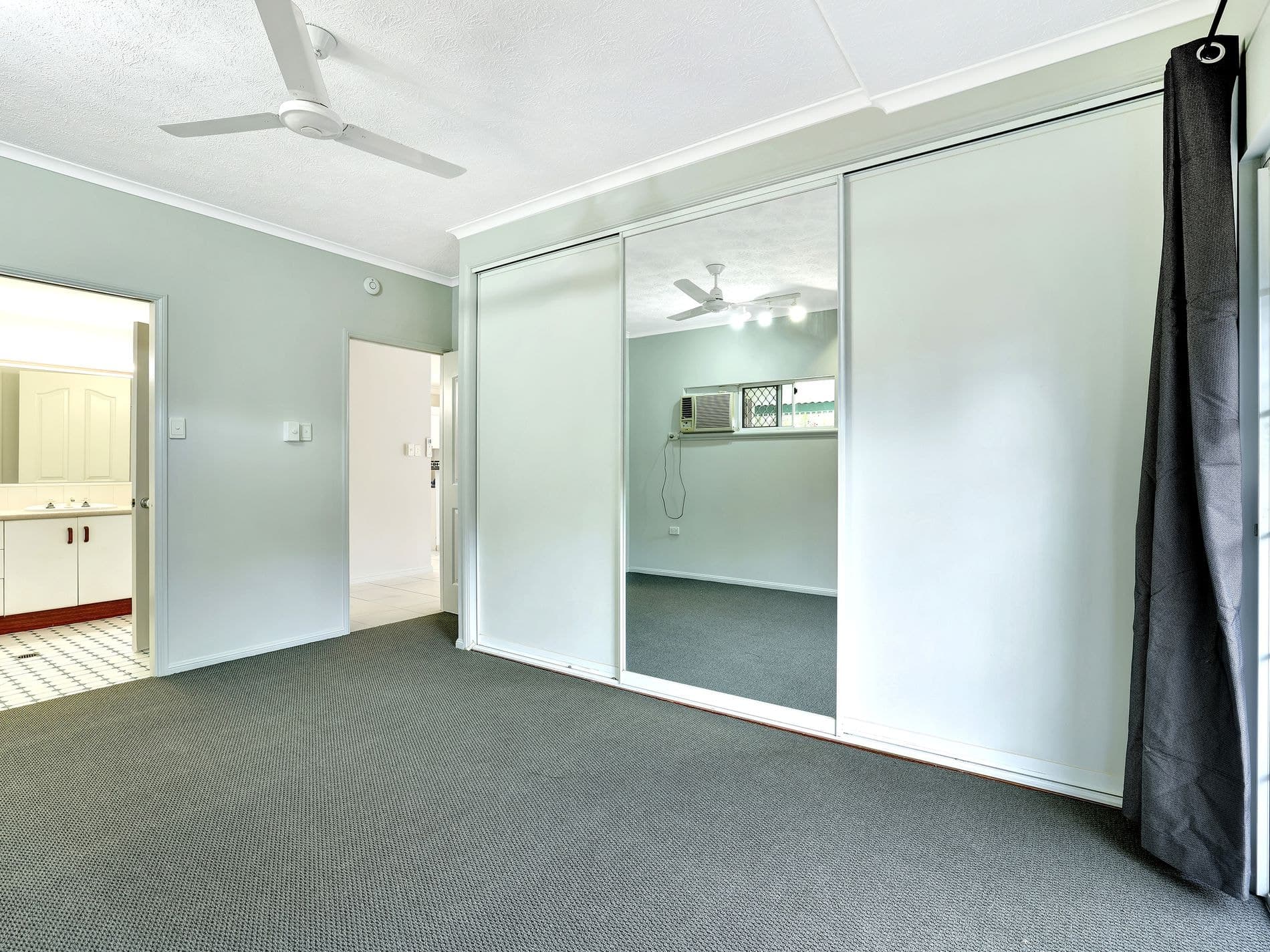 2 / 9 Varese Street, WOREE, Woree - Thumbnail 6