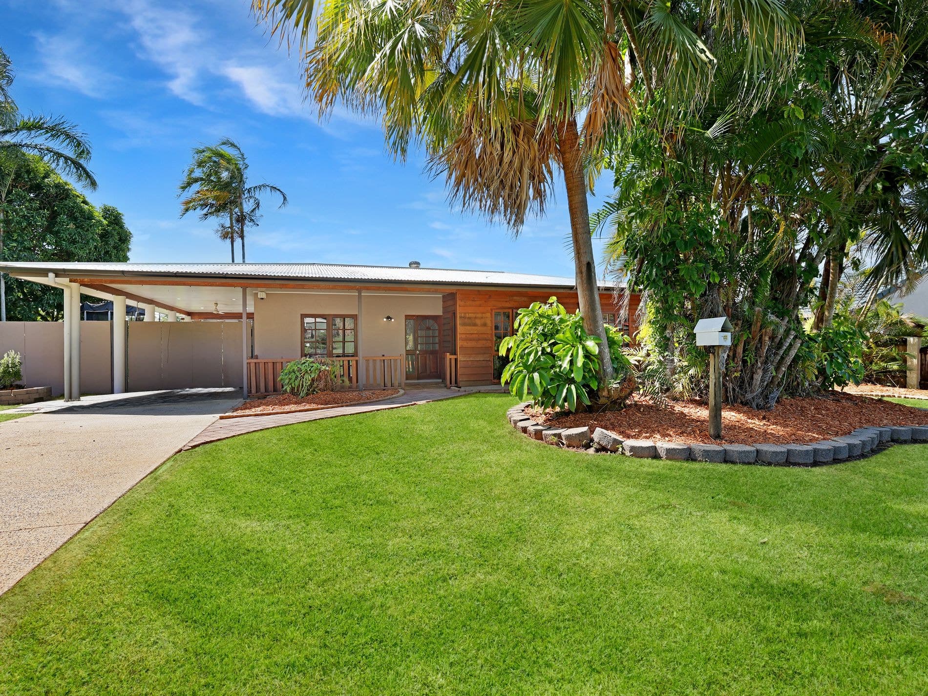 8 Matilda Close, WOREE, Woree - Image 1