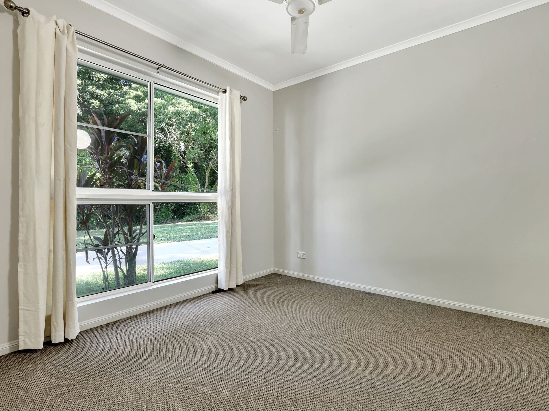 18 Tarcoola Street, MOUNT SHERIDAN, Mount Sheridan - Thumbnail 8