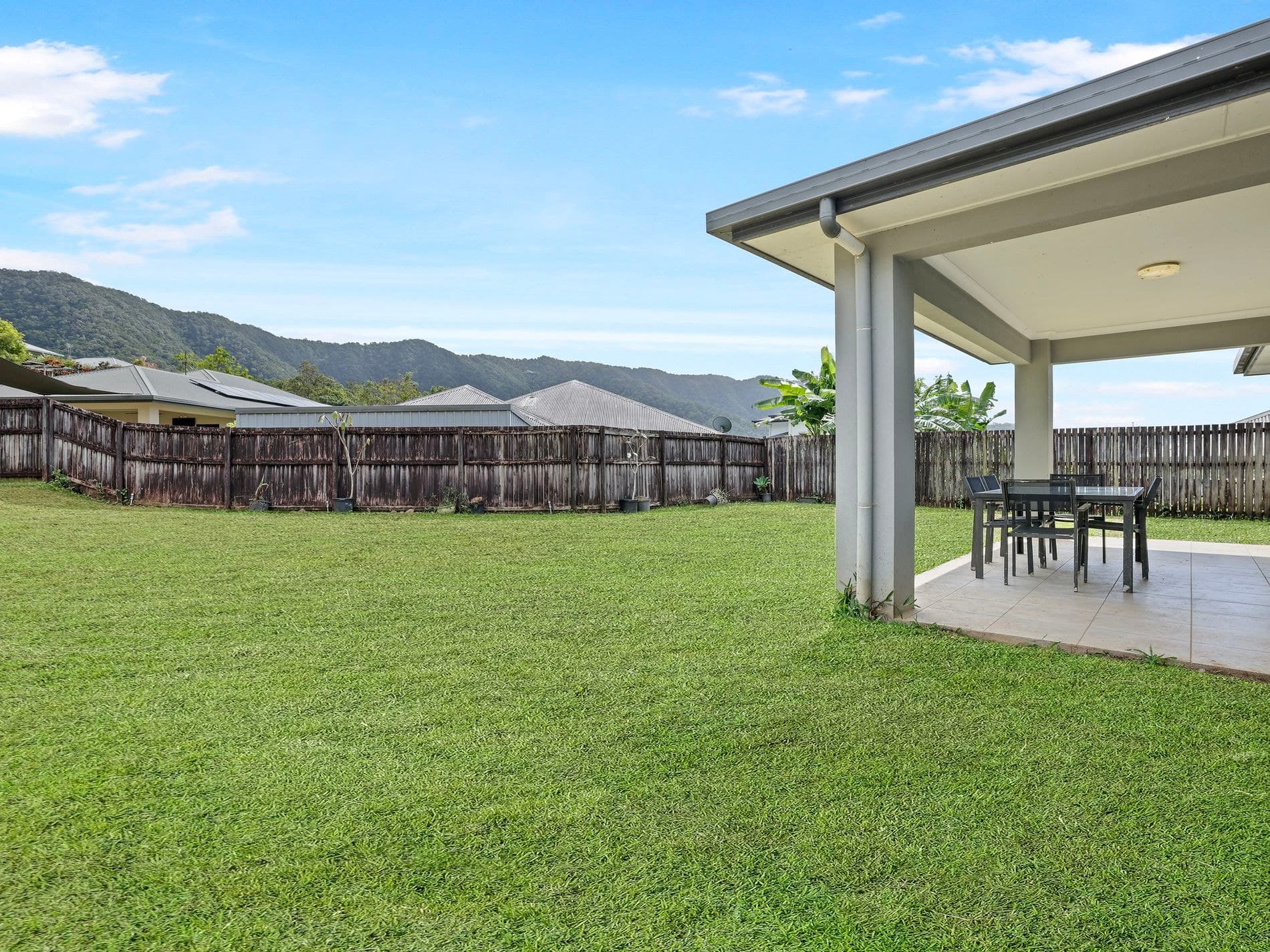 8 Hamelin Street, BENTLEY PARK, Bentley Park - Thumbnail 4