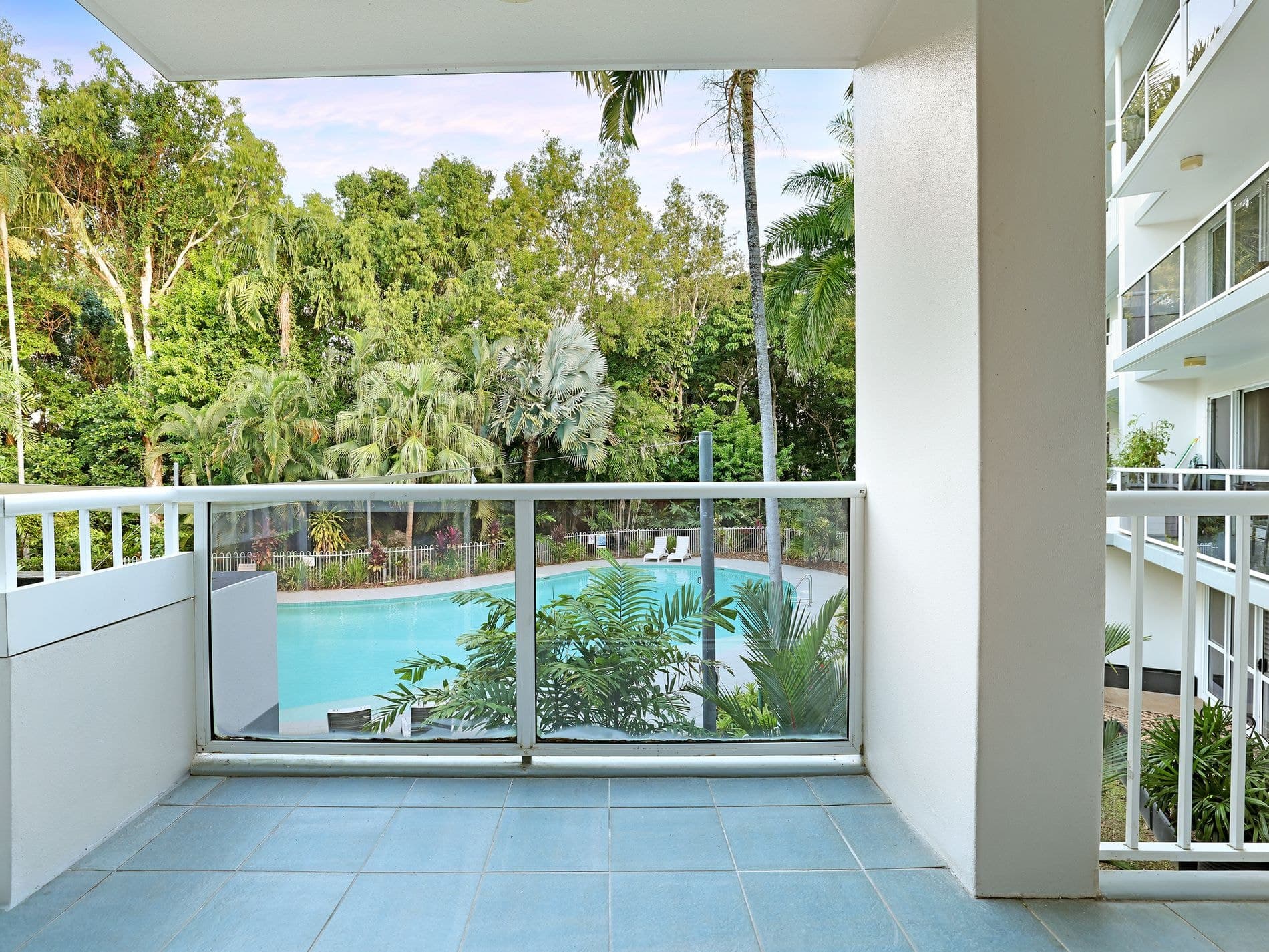 215 / 305-341 Coral Coast Drive, PALM COVE, Palm Cove - Thumbnail 4