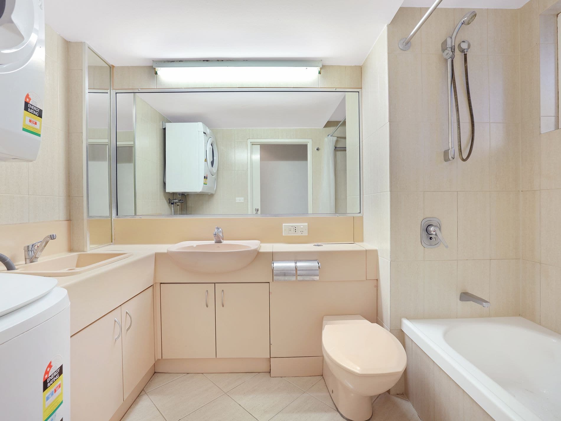 215 / 305-341 Coral Coast Drive, PALM COVE, Palm Cove - Thumbnail 7