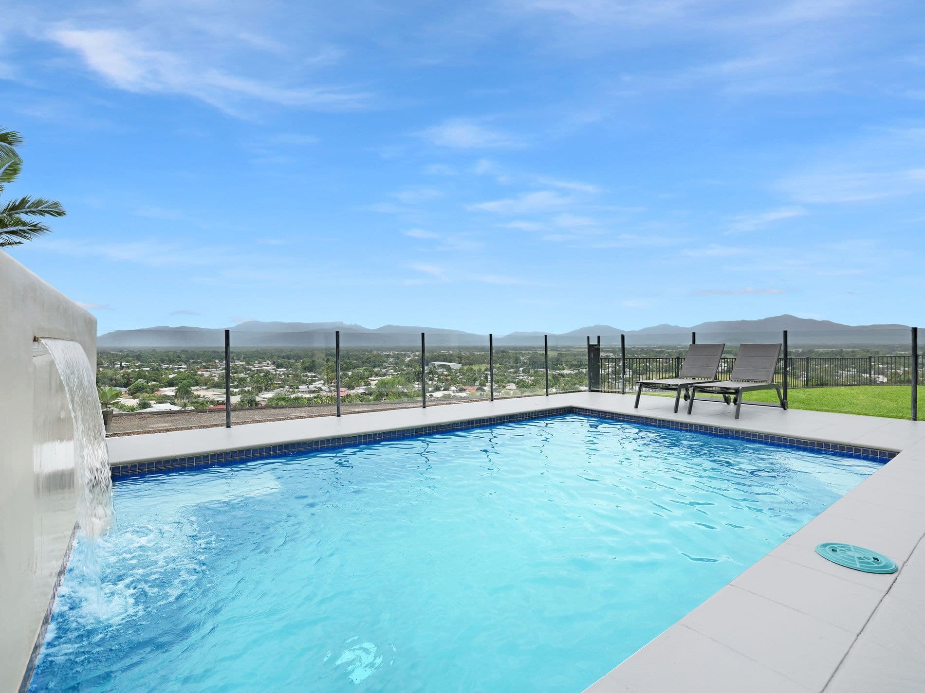18 Jumna Close, BENTLEY PARK, Bentley Park - Thumbnail 4