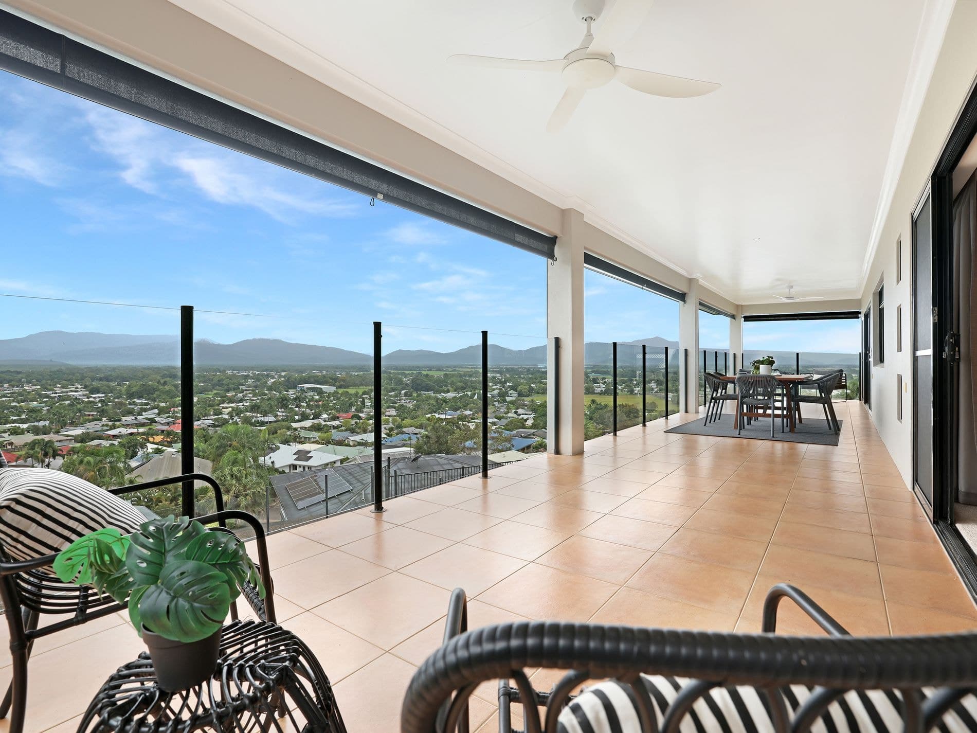 18 Jumna Close, BENTLEY PARK, Bentley Park - Thumbnail 8