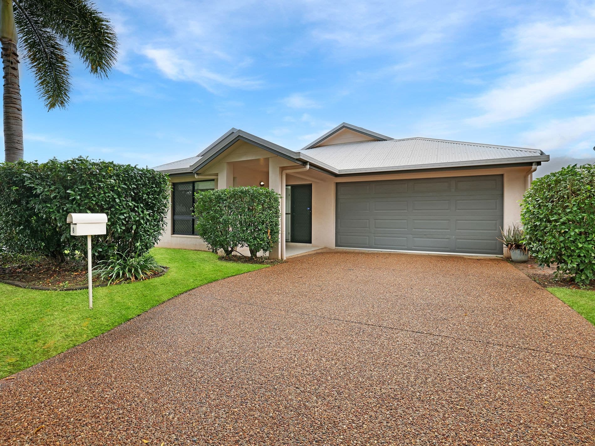 8 Timberlea Drive East, BENTLEY PARK, Bentley Park - Thumbnail 2