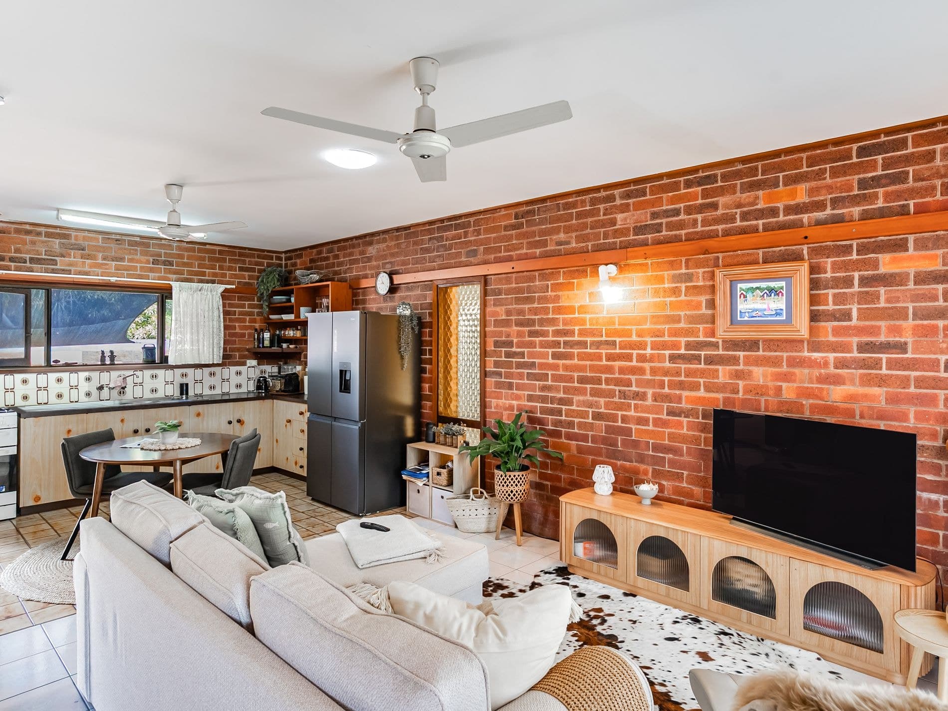 9 Mimosa Street, HOLLOWAYS BEACH, Holloways Beach - Thumbnail 3