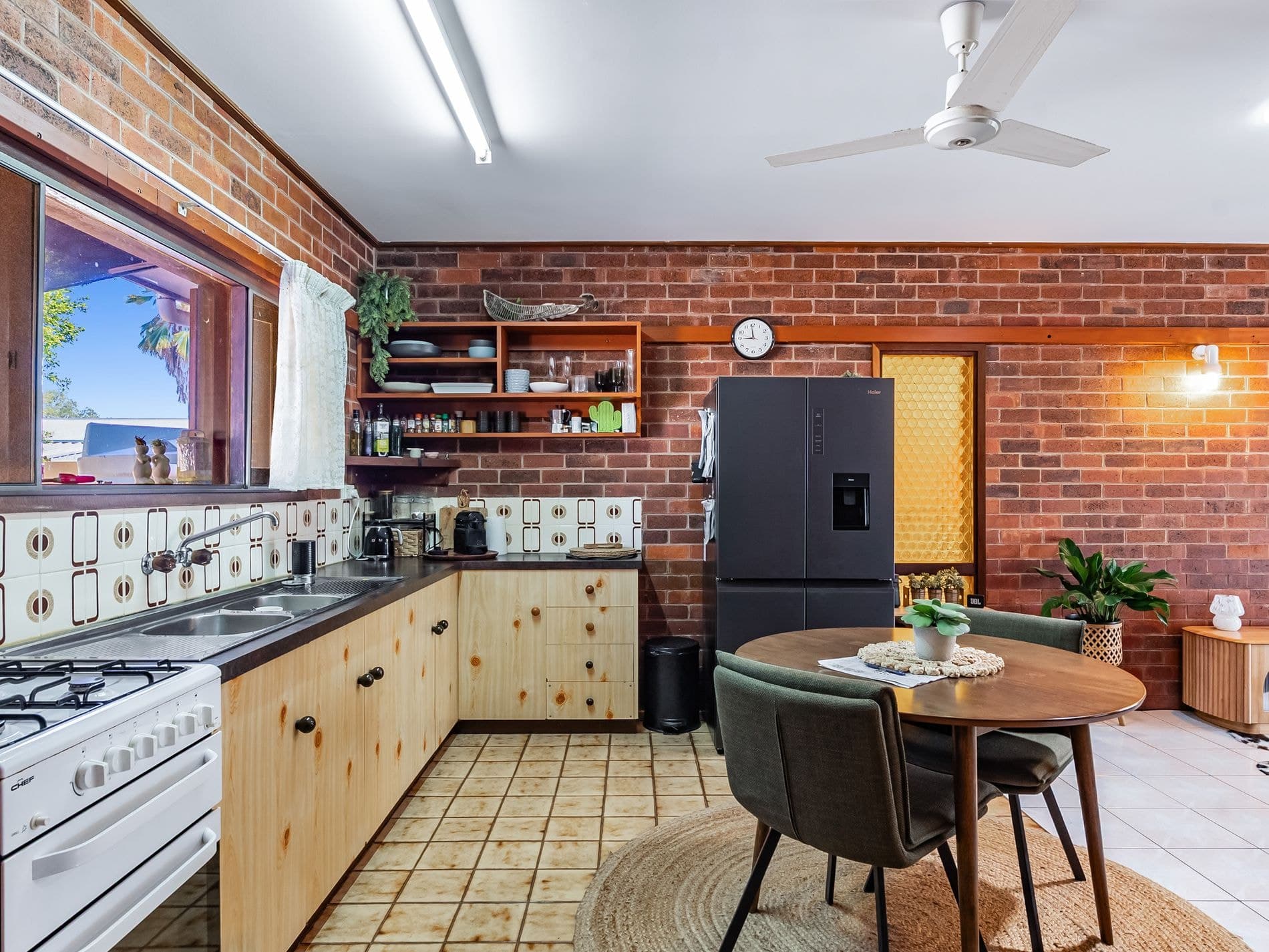 9 Mimosa Street, HOLLOWAYS BEACH, Holloways Beach - Thumbnail 4