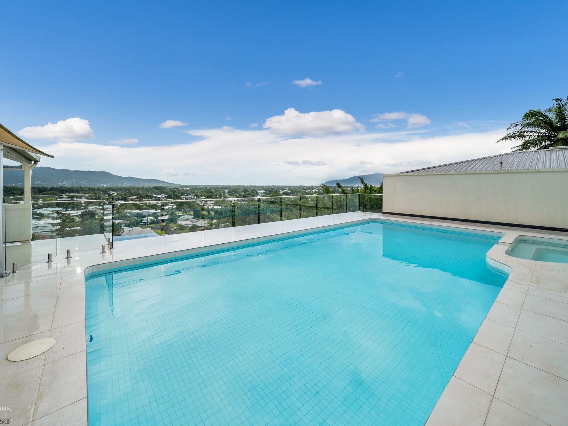 58 Koppen Terrace, MOOROOBOOL, Mooroobool - Thumbnail 2