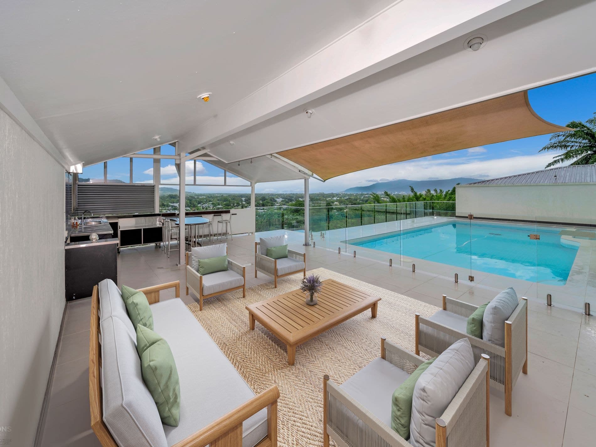 58 Koppen Terrace, MOOROOBOOL, Mooroobool - Thumbnail 3