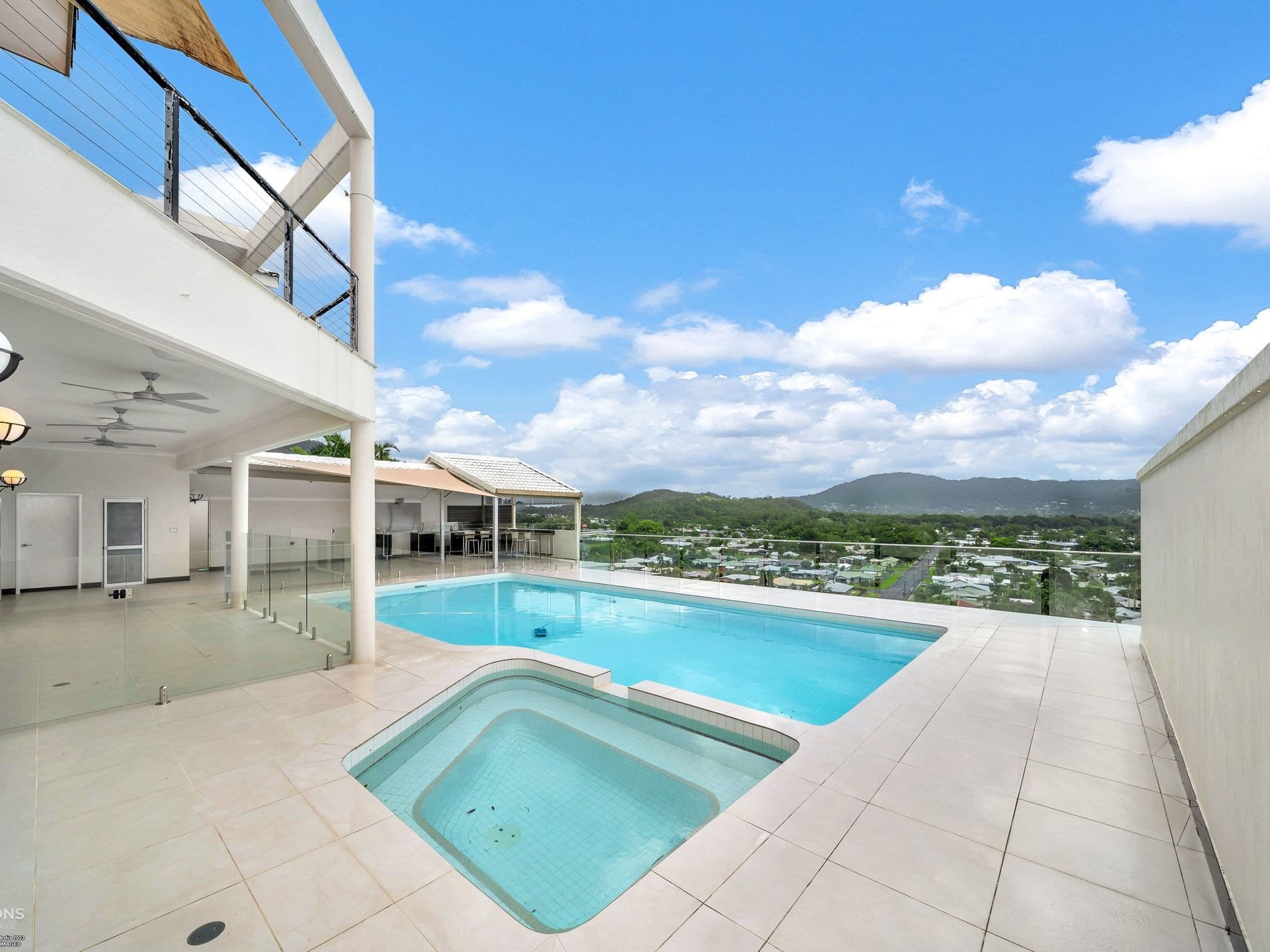 58 Koppen Terrace, MOOROOBOOL, Mooroobool - Thumbnail 4