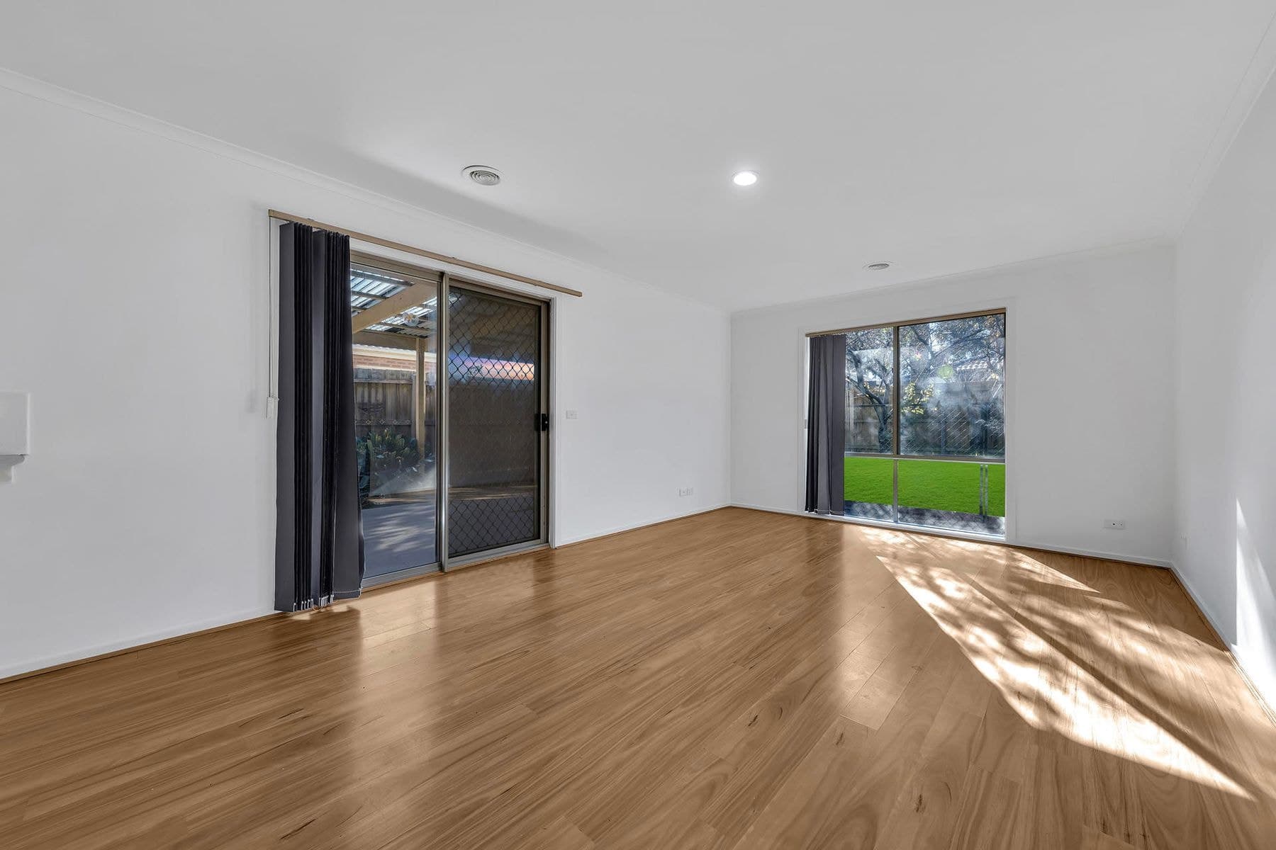 11 Mcconnell Crescent, Roxburgh Park VIC 3064, Roxburgh Park - Thumbnail 7