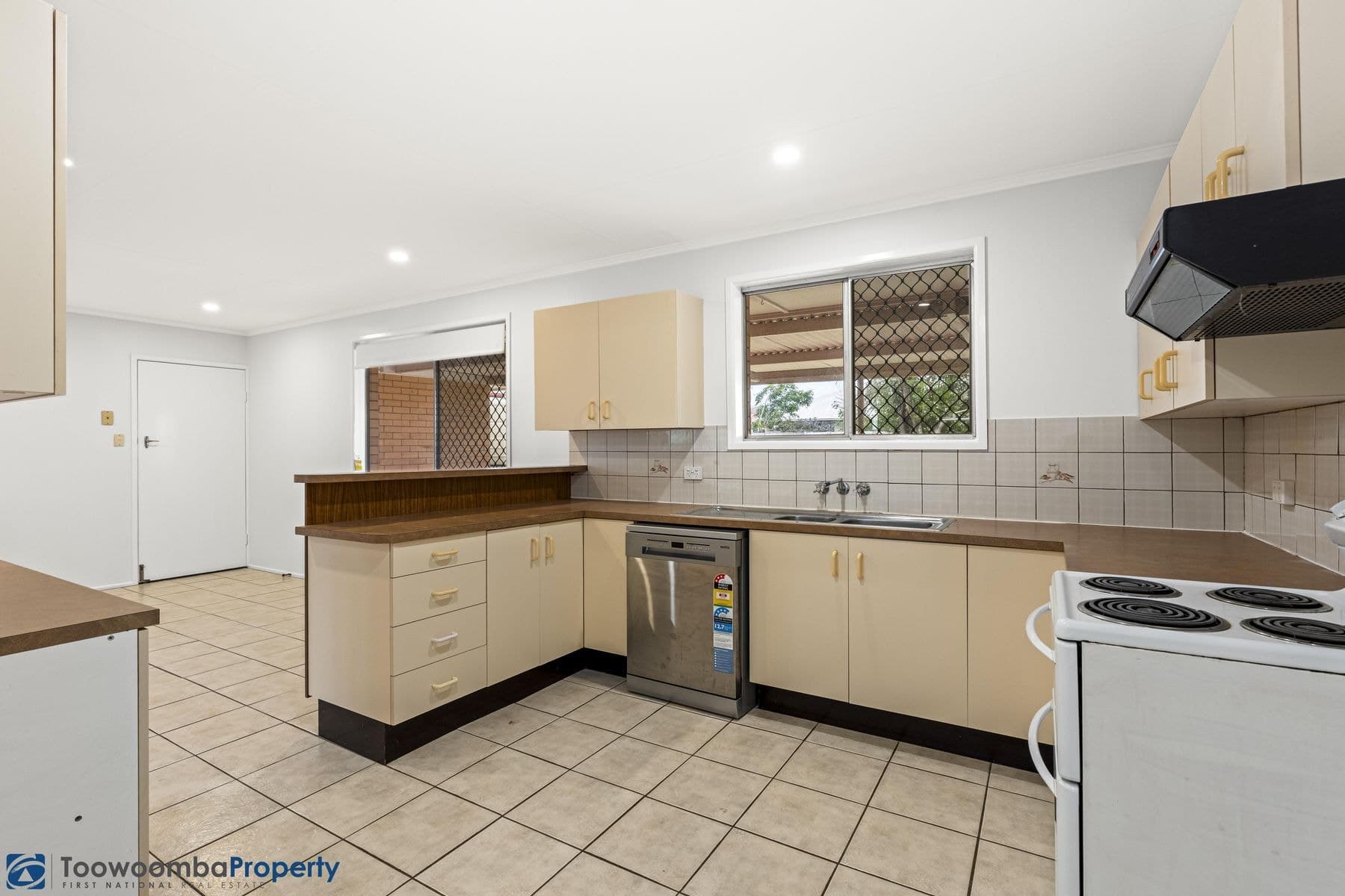 490 Stenner Street, Darling Heights QLD 4350, Darling Heights - Thumbnail 2