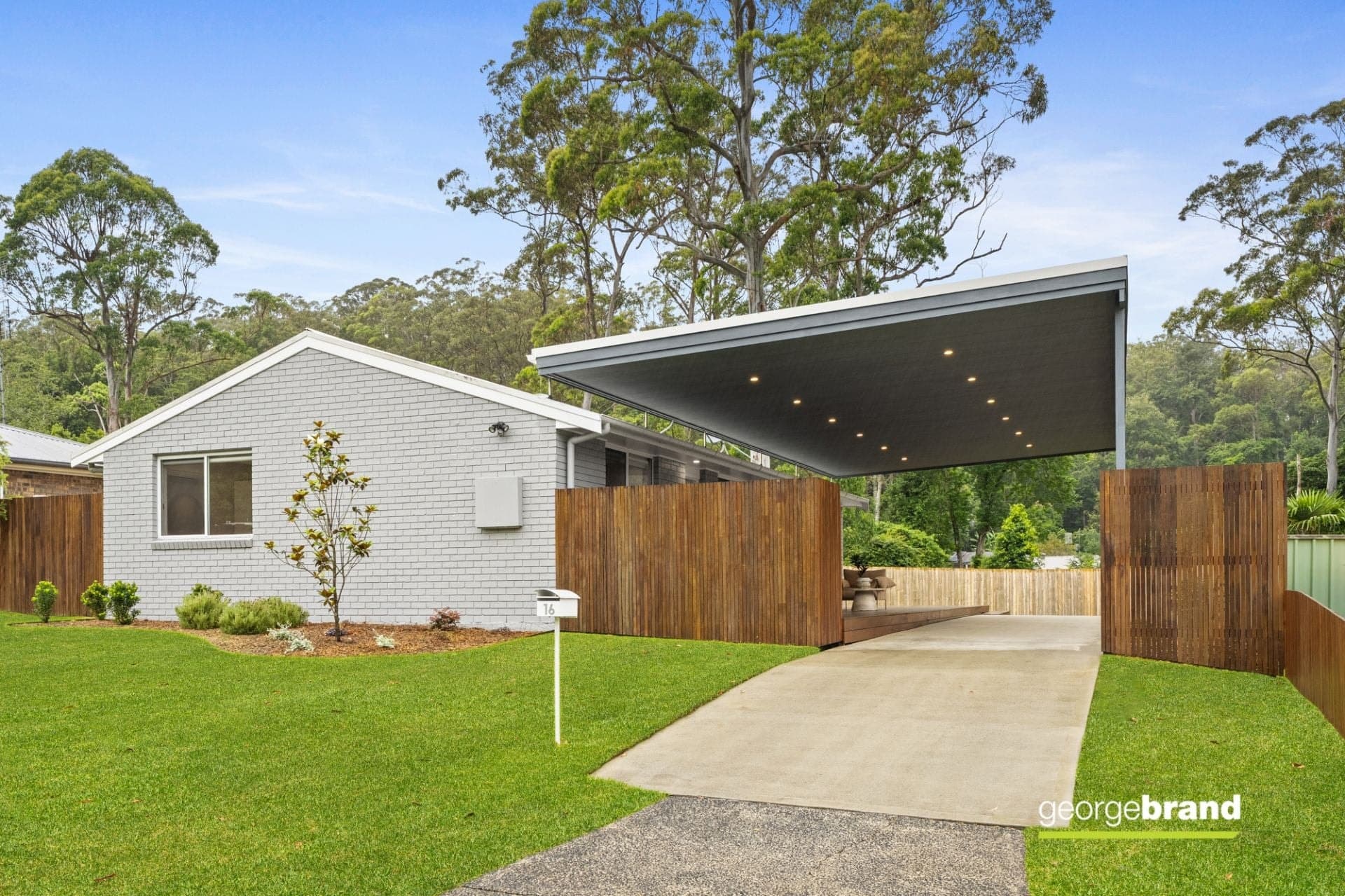 16 Sylvan Valley Close Niagara Park NSW, Niagara Park - Image 1