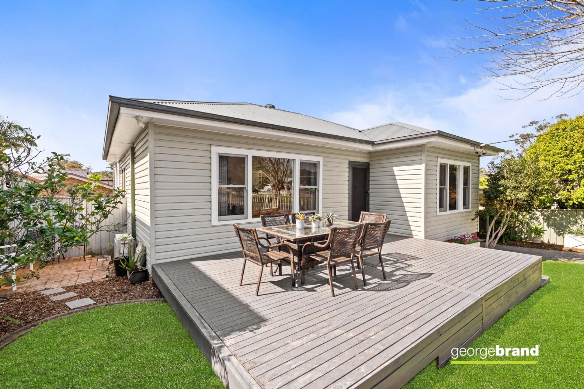 2/10 Avoca Drive Kincumber NSW, Kincumber - Image 1