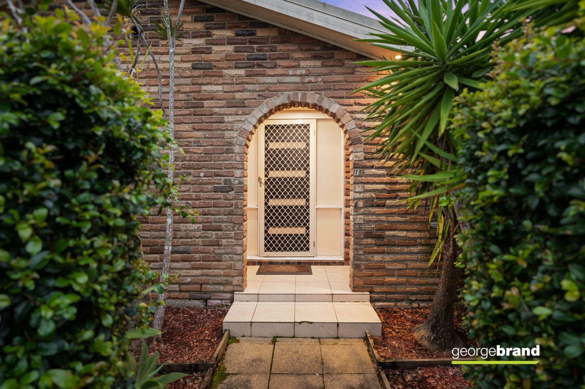 15 Arakoon Street Kincumber NSW, Kincumber - Thumbnail 2