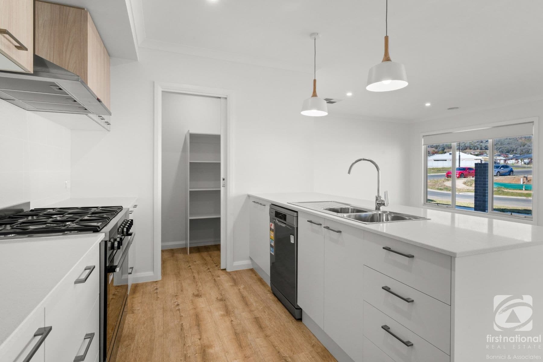 18 Glenwood Boulevard, Baranduda VIC 3691, Baranduda - Thumbnail 2