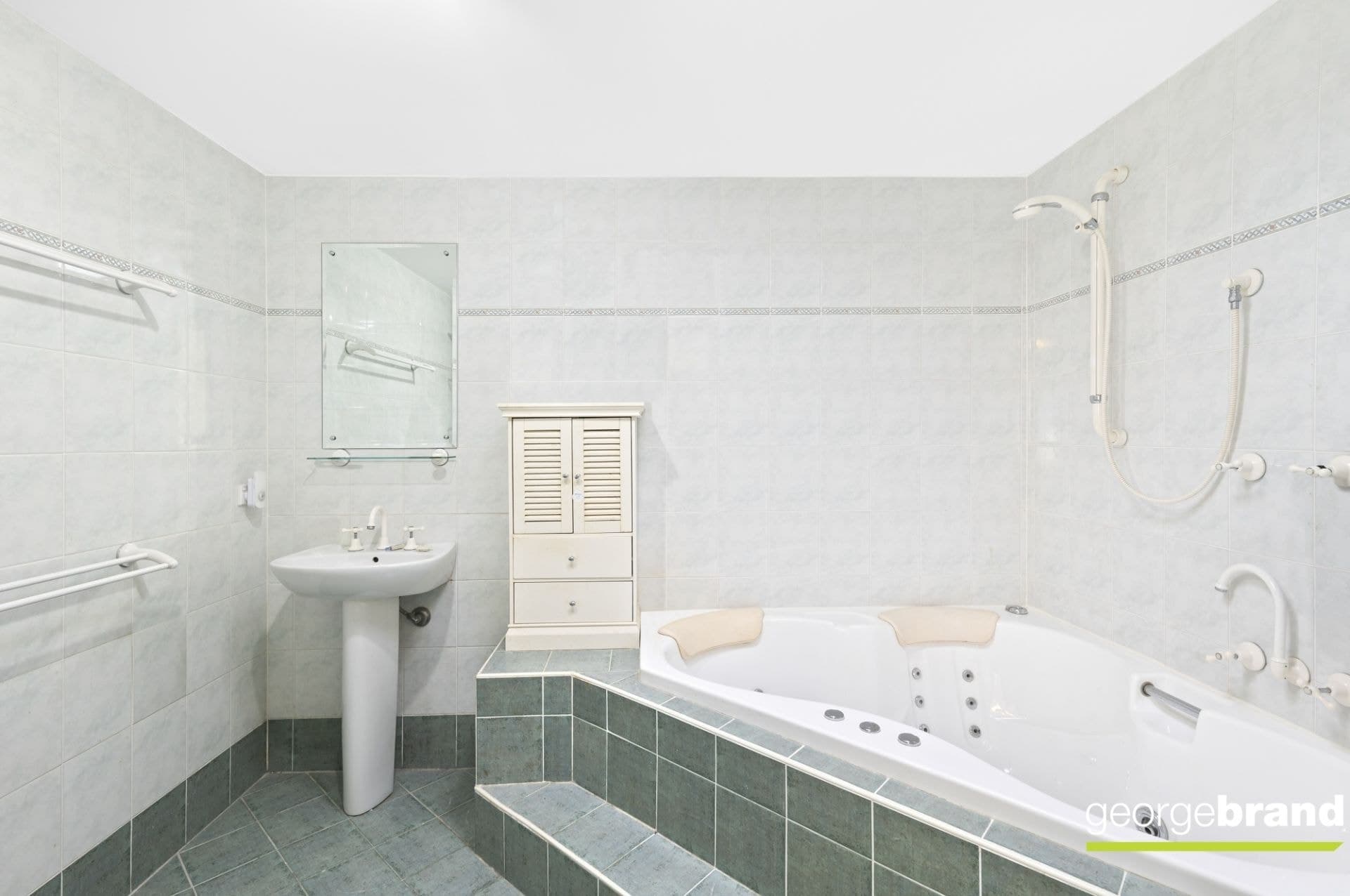 18 Karuah Avenue KINCUMBER NSW, Kincumber - Thumbnail 8