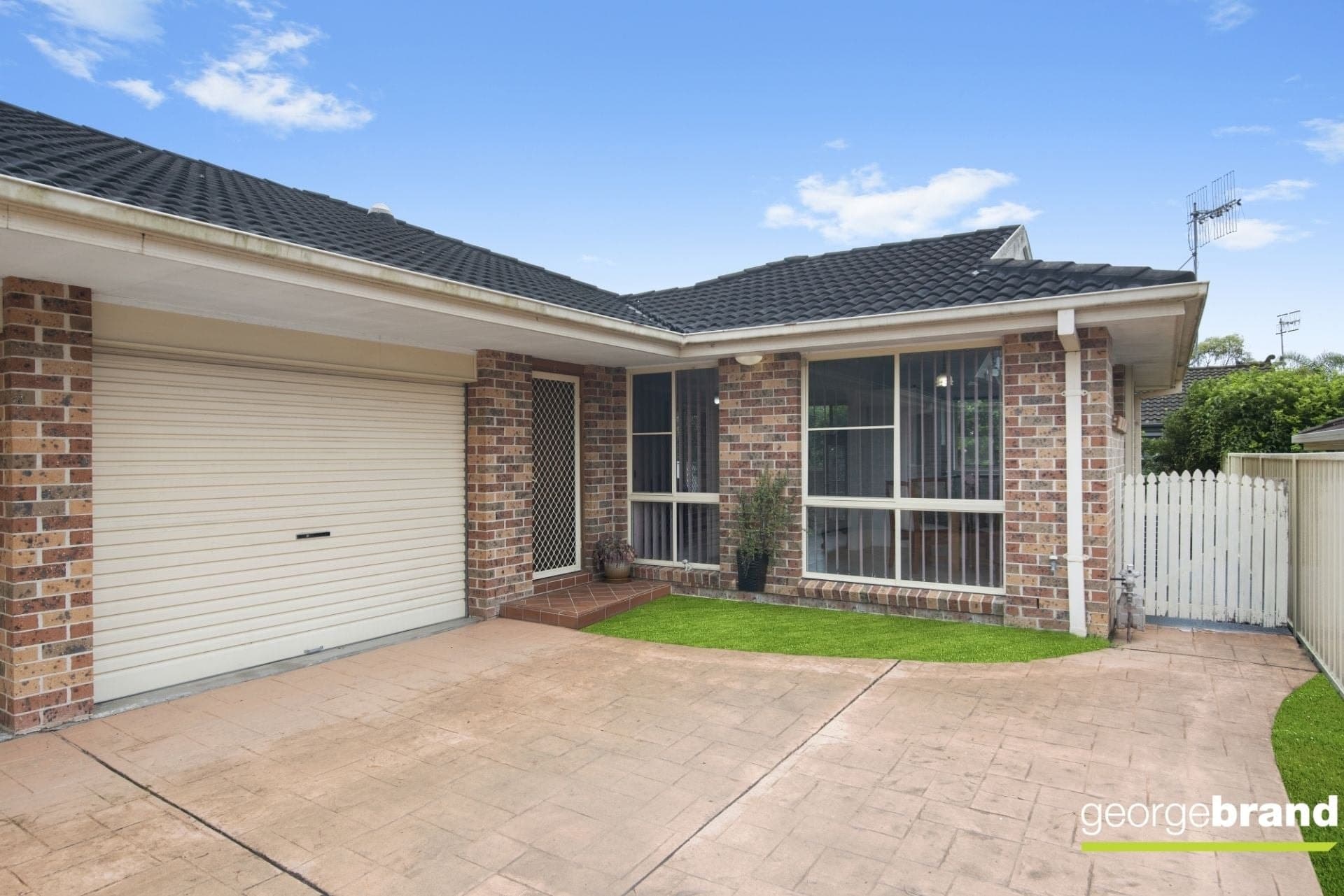 2/39 Davies Street Kincumber NSW, Kincumber - Image 1