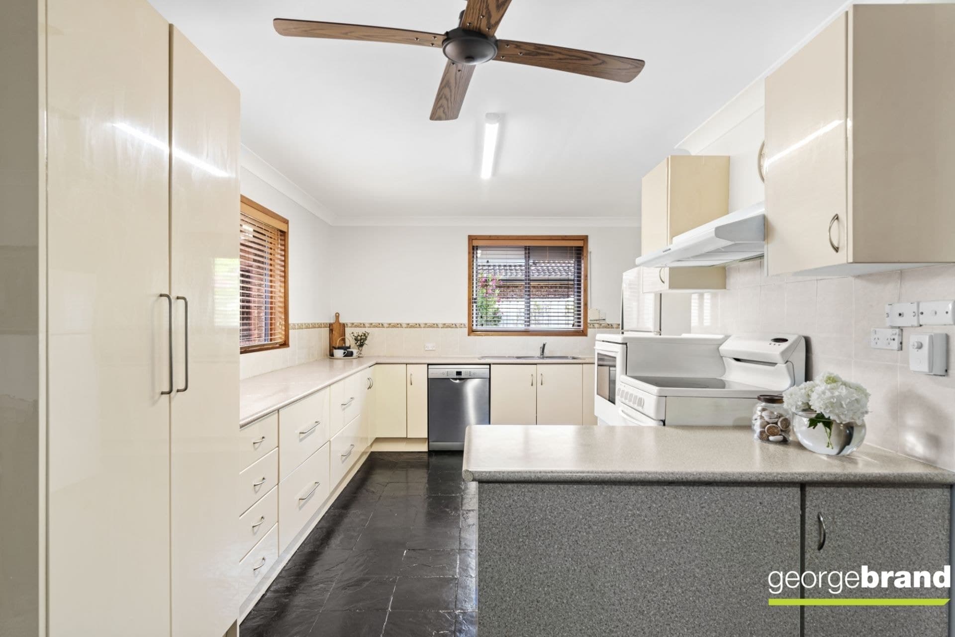 15 Samantha Crescent KINCUMBER NSW, Kincumber - Thumbnail 5
