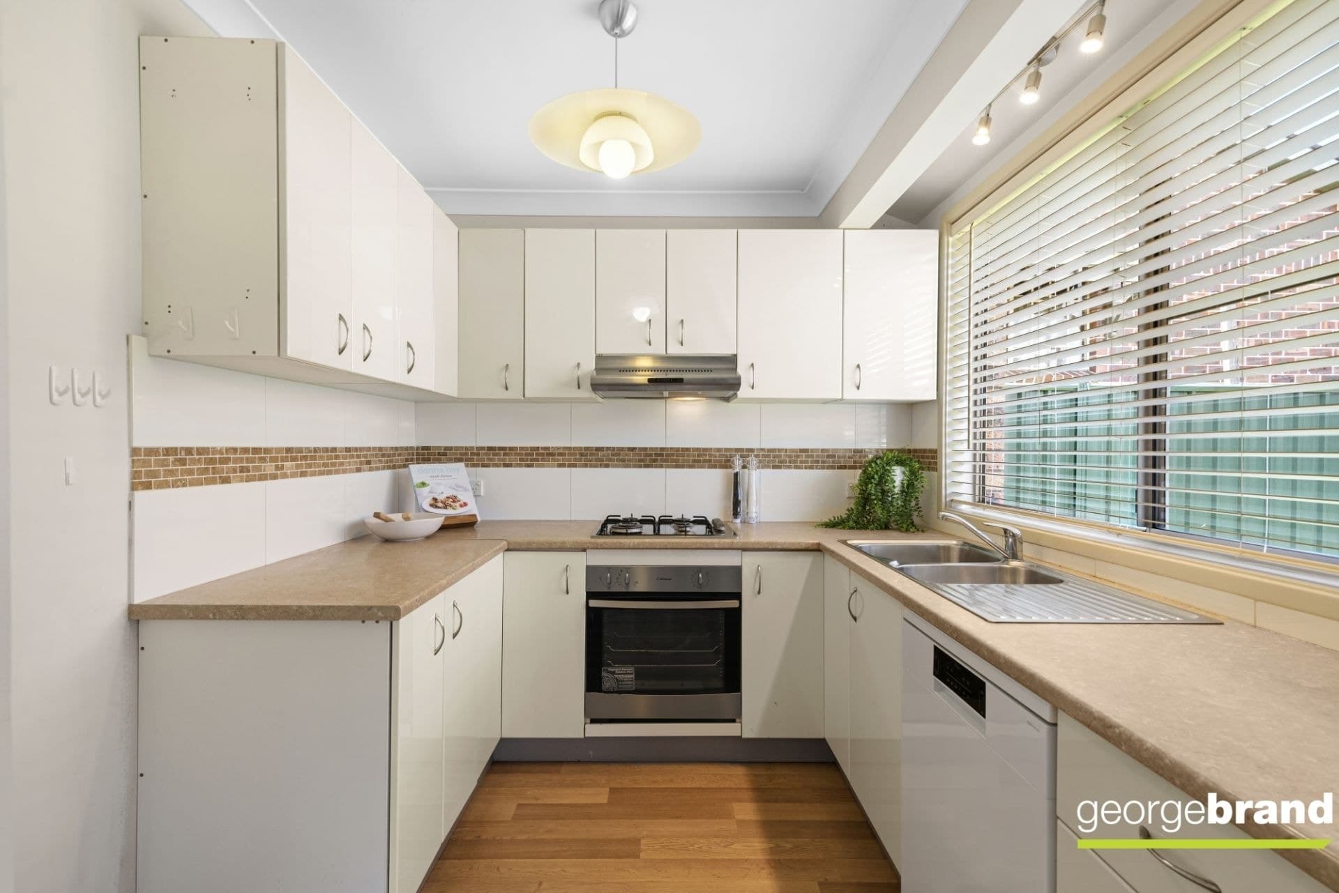 160 Avoca Drive KINCUMBER NSW, Kincumber - Thumbnail 4