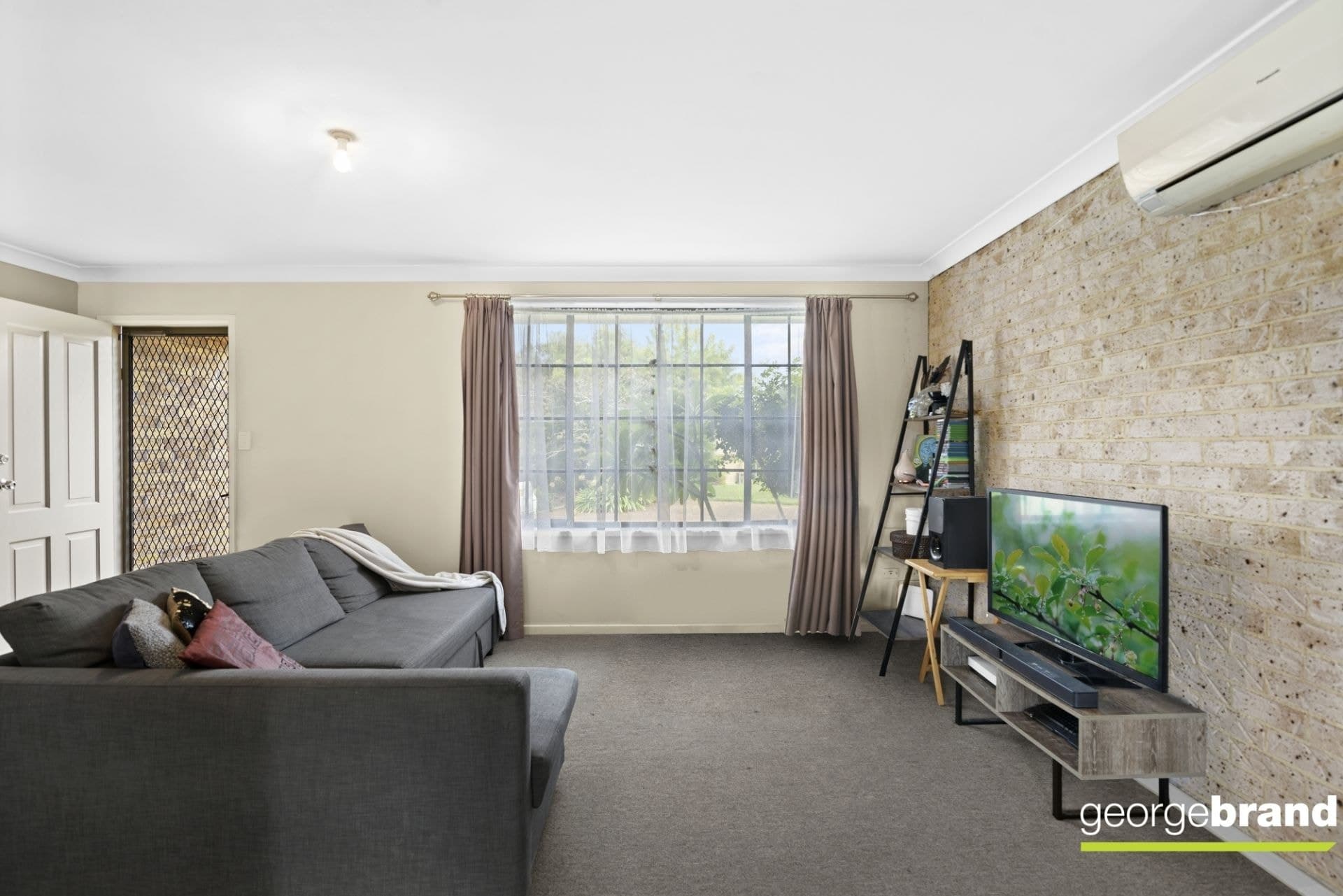 2 Hobbs Close BATEAU BAY NSW, Bateau Bay - Thumbnail 2