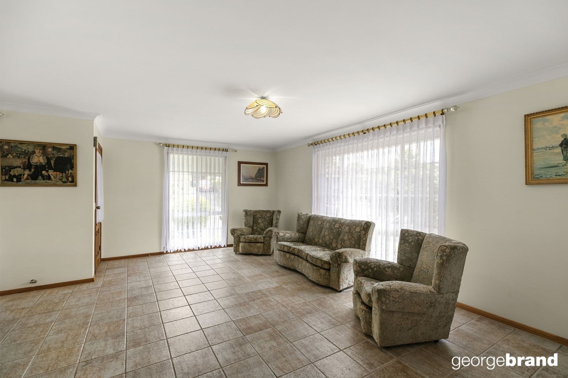 2/1 White Cedar Close GREEN POINT NSW, Green Point - Thumbnail 2
