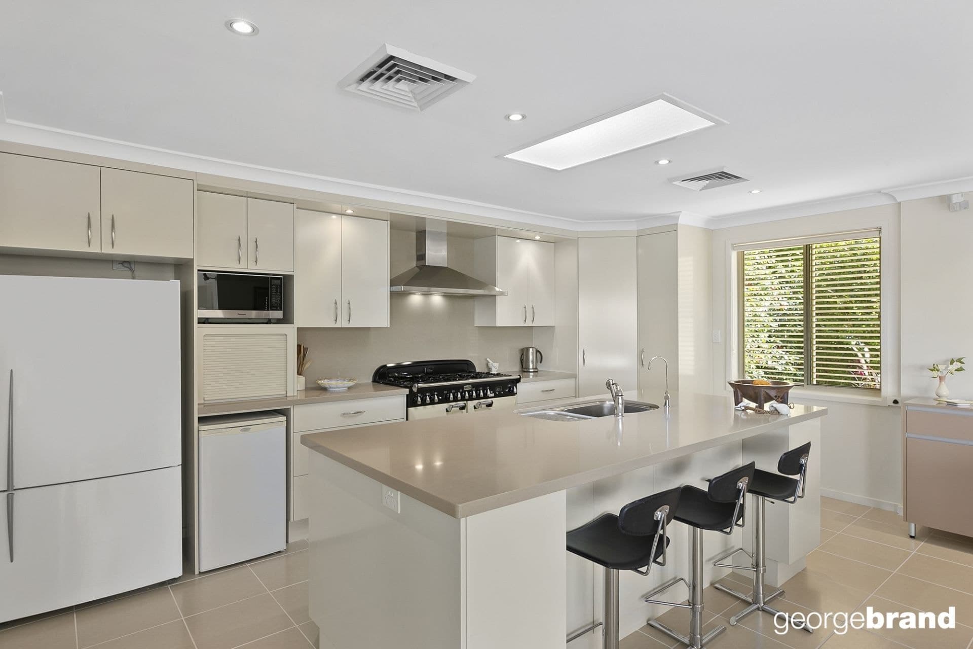 8 Chapman Crescent AVOCA BEACH NSW, Avoca Beach - Thumbnail 3
