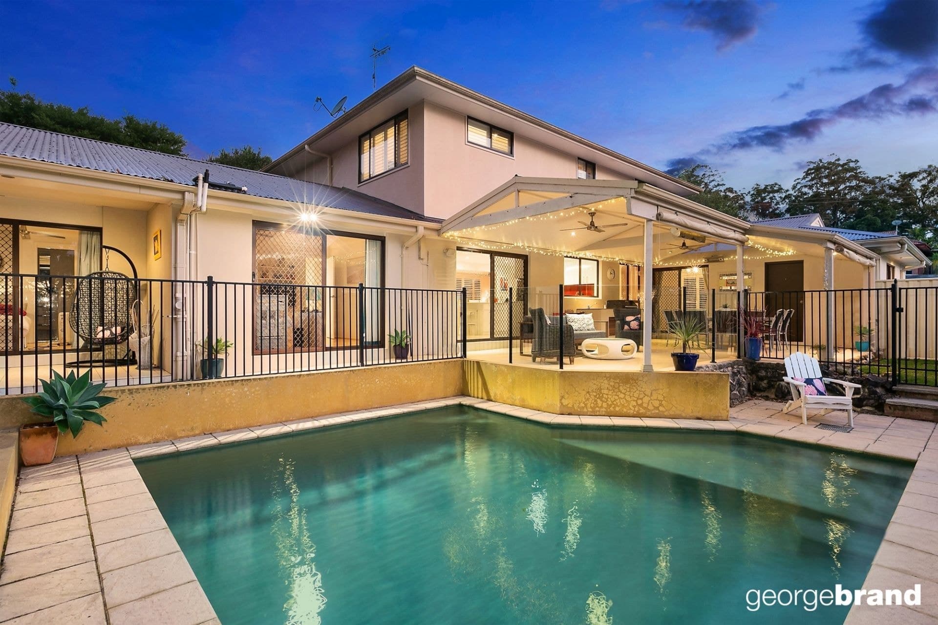 8 Cameron Crescent KINCUMBER NSW, Kincumber - Thumbnail 2