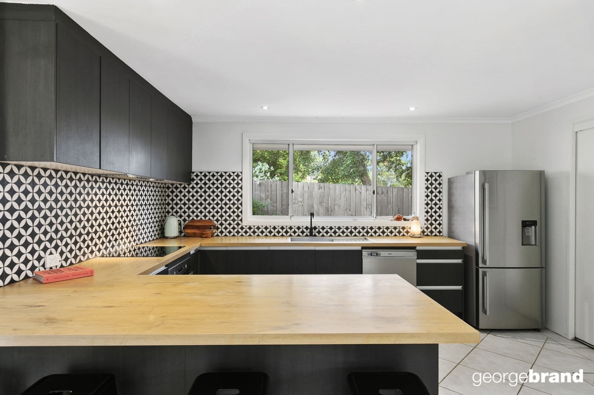 5 Cameron Crescent KINCUMBER NSW, Kincumber - Thumbnail 2