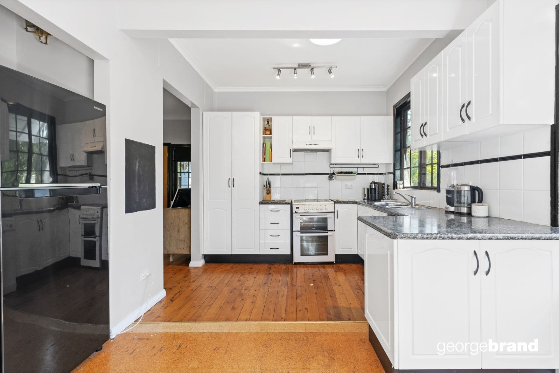 3 Warner Avenue TUGGERAWONG NSW, Tuggerawong - Thumbnail 4