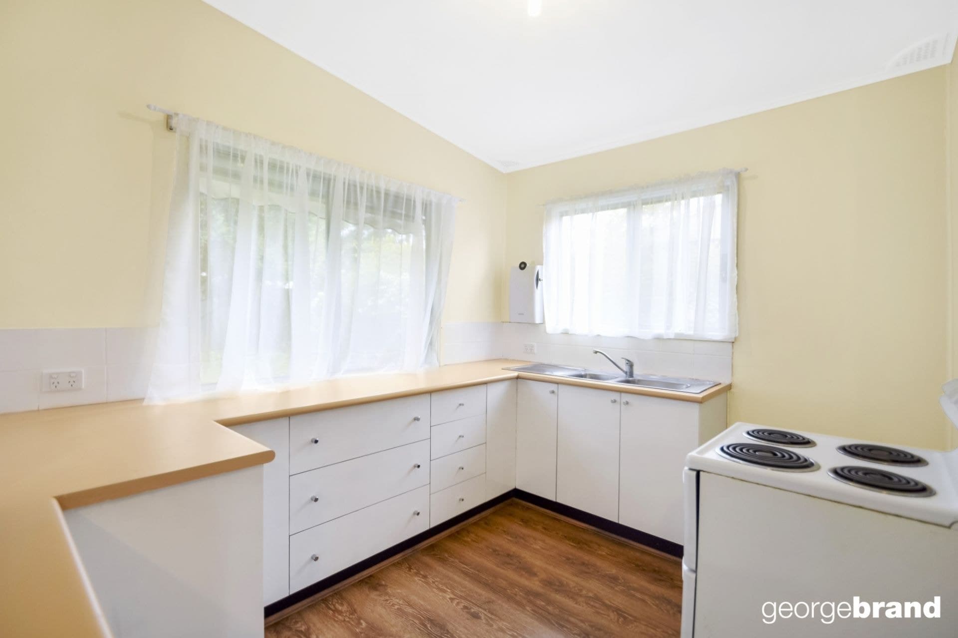 22 Avoca Drive KINCUMBER NSW, Kincumber - Thumbnail 2