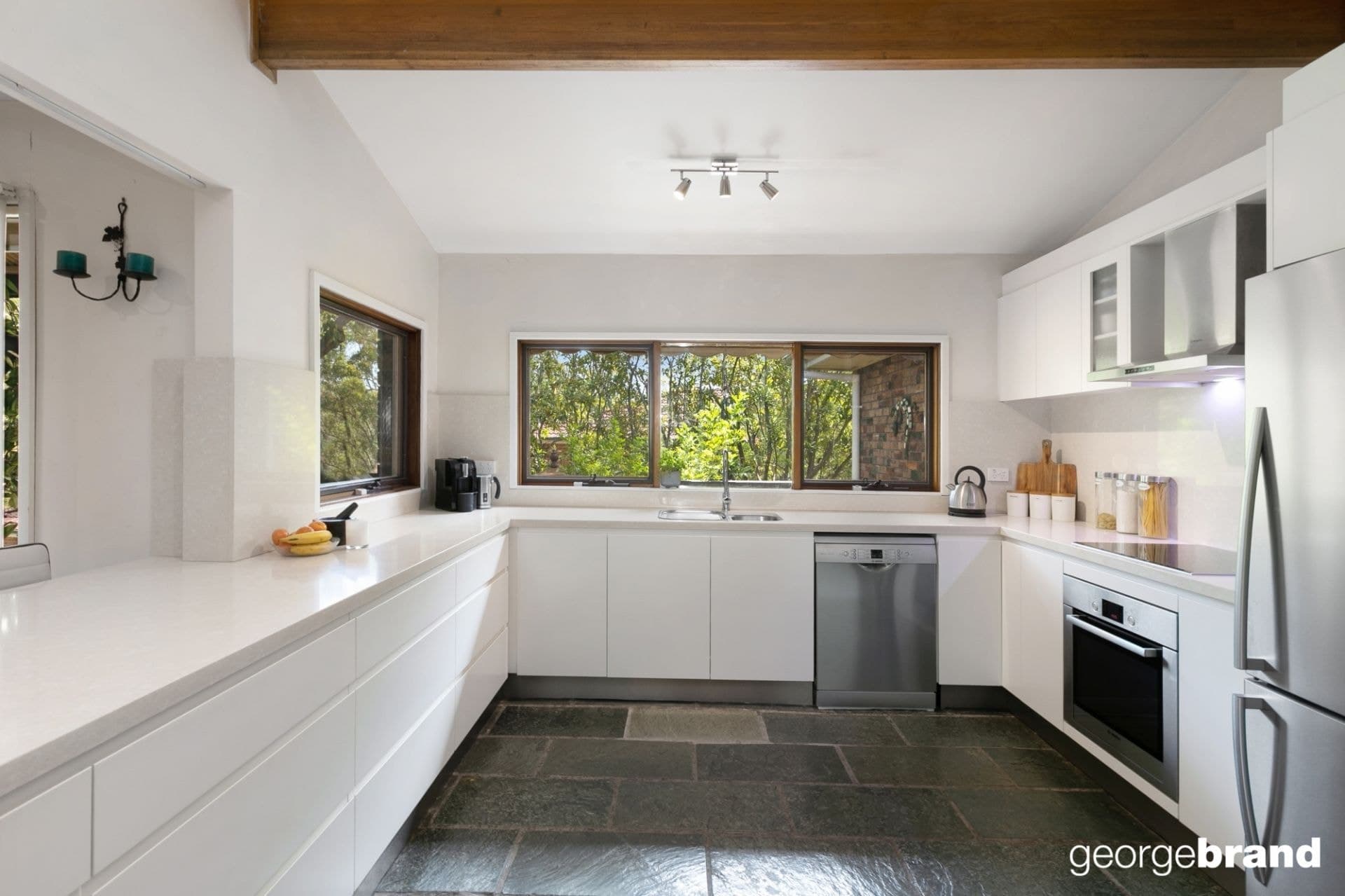 16 Mathew Street KINCUMBER NSW, Kincumber - Thumbnail 7