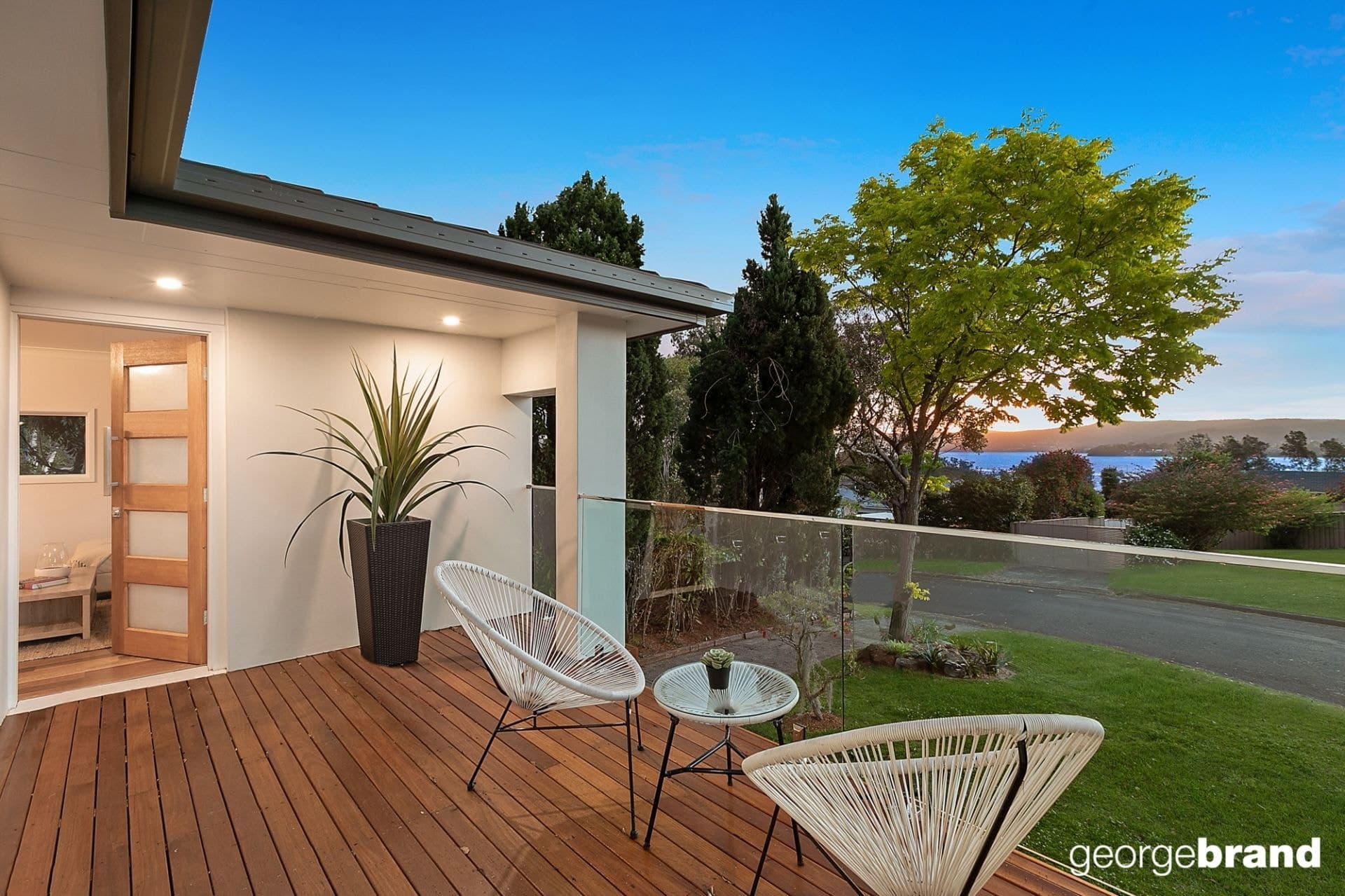 2 Roslyn Garden GREEN POINT NSW, Point - Thumbnail 2