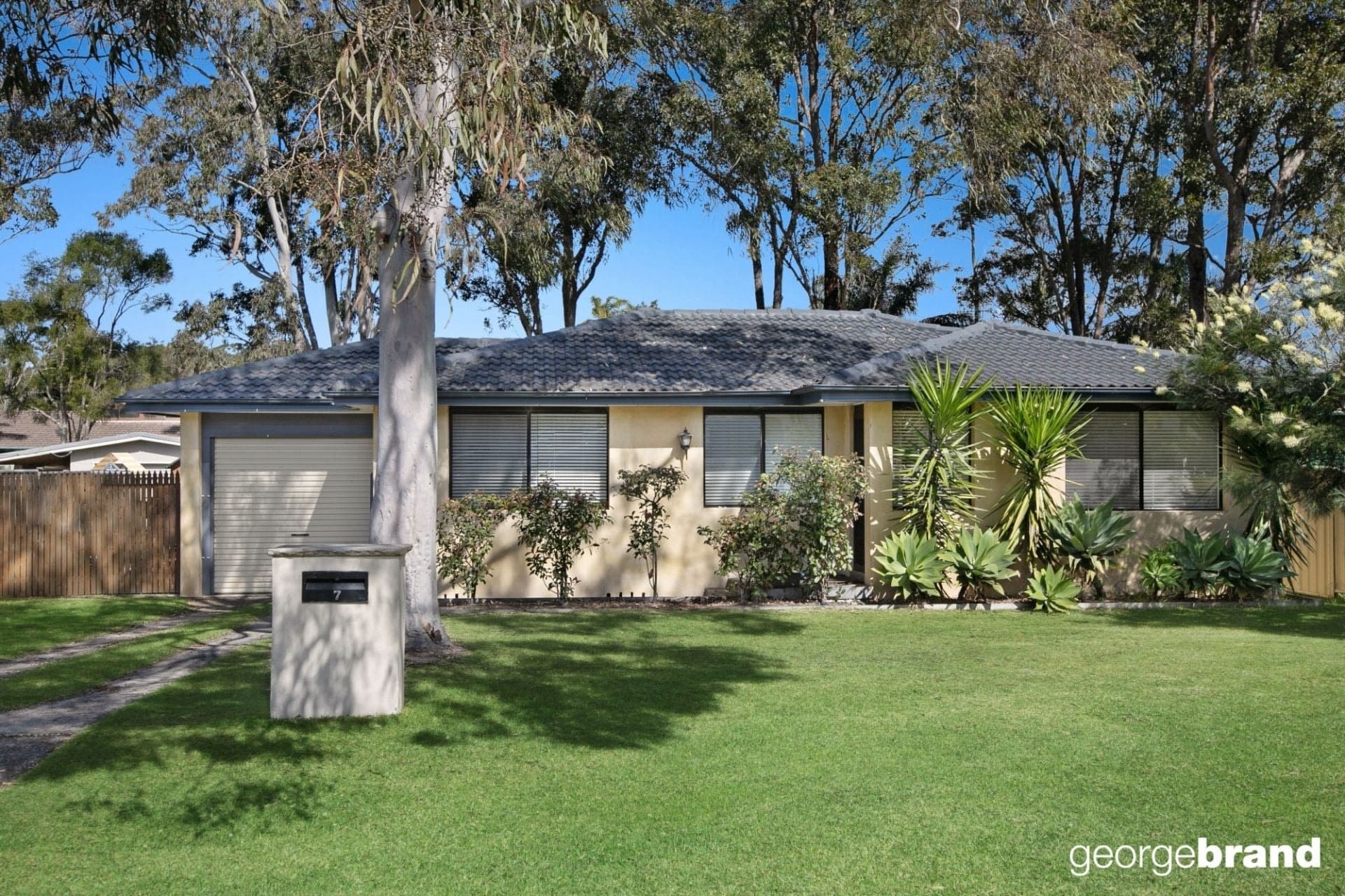 7 Samantha Crescent KINCUMBER NSW, Kincumber - Image 1