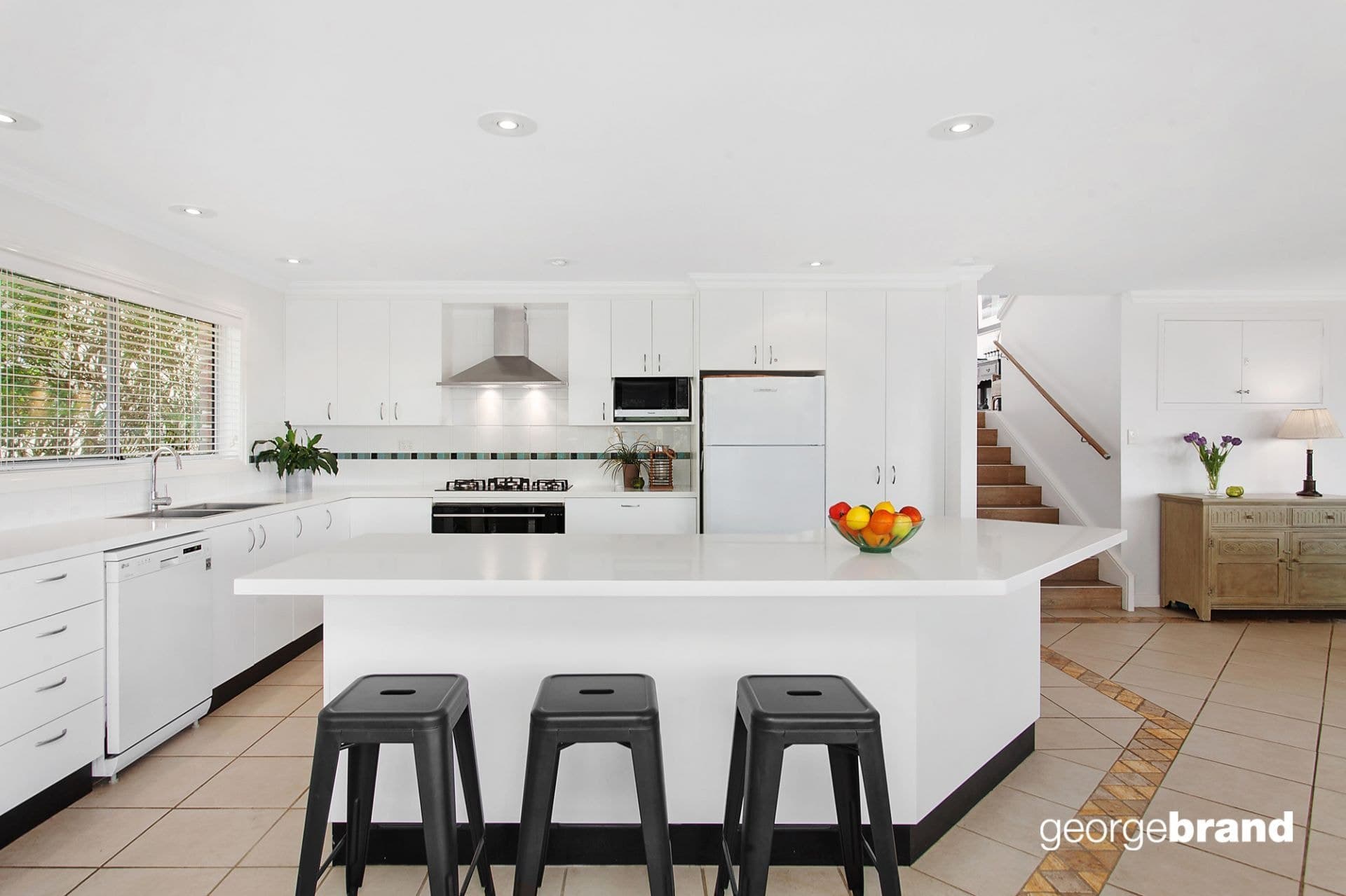 87 Del Monte Place COPACABANA NSW, Copacabana - Thumbnail 2