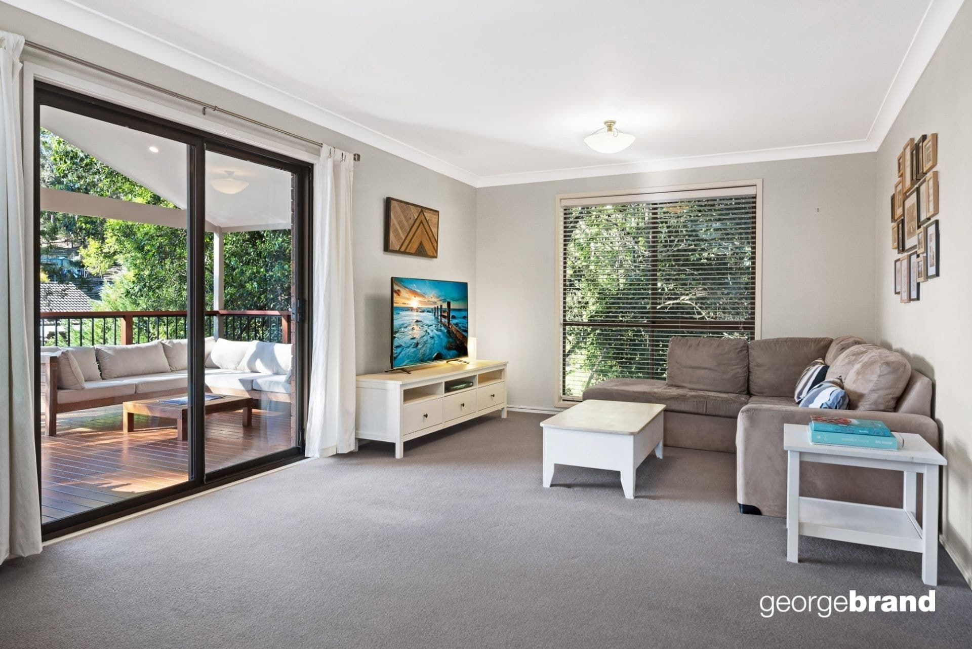2/14 Redgrove Street GREEN POINT NSW, Green Point - Thumbnail 2