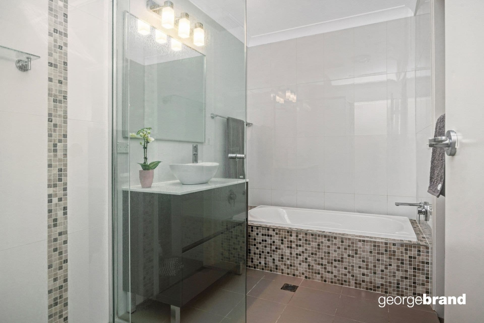 2/14 Redgrove Street GREEN POINT NSW, Green Point - Thumbnail 8