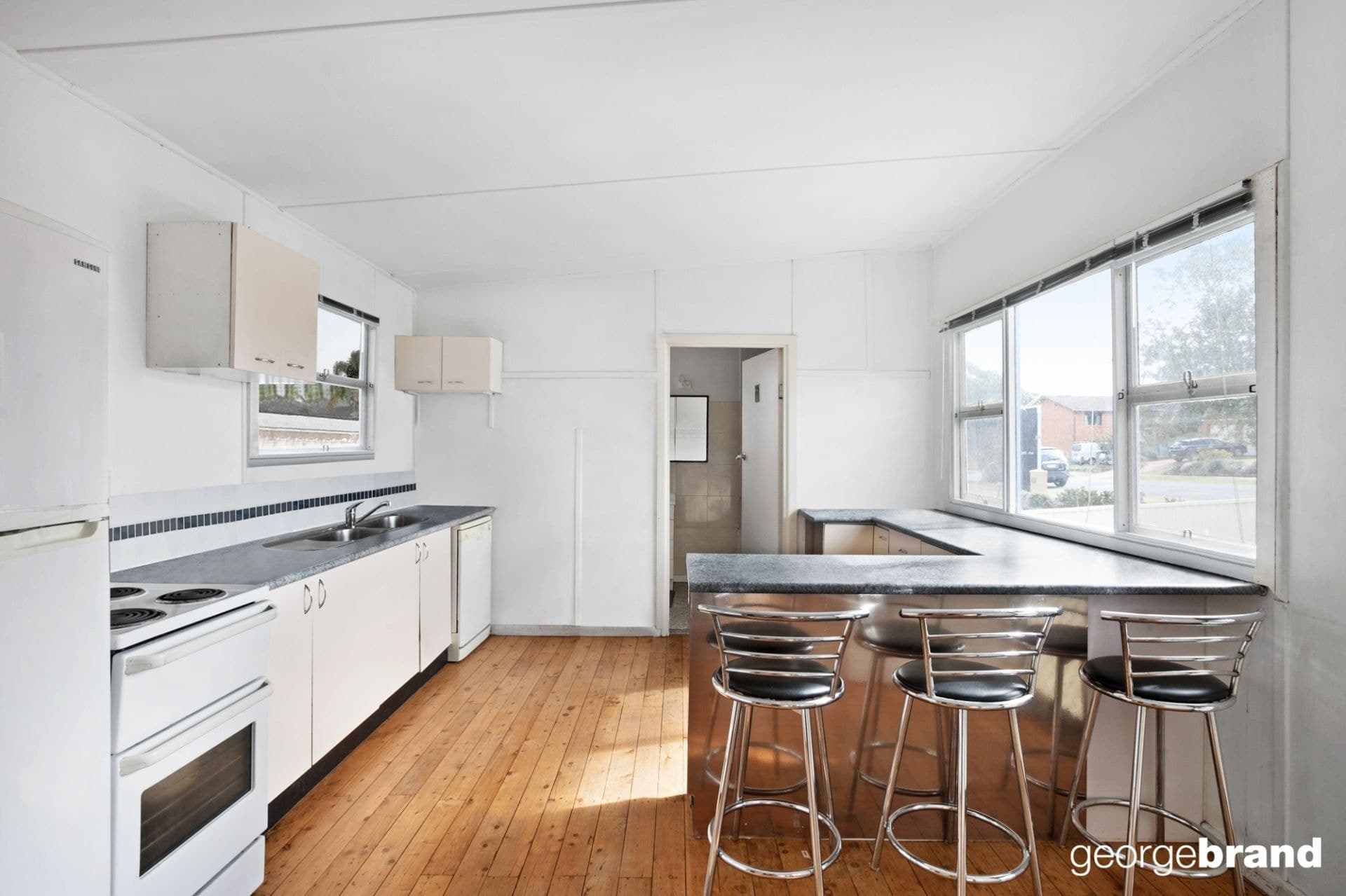 40 Robertson Road KILLARNEY VALE NSW, Killarney Vale - Thumbnail 2