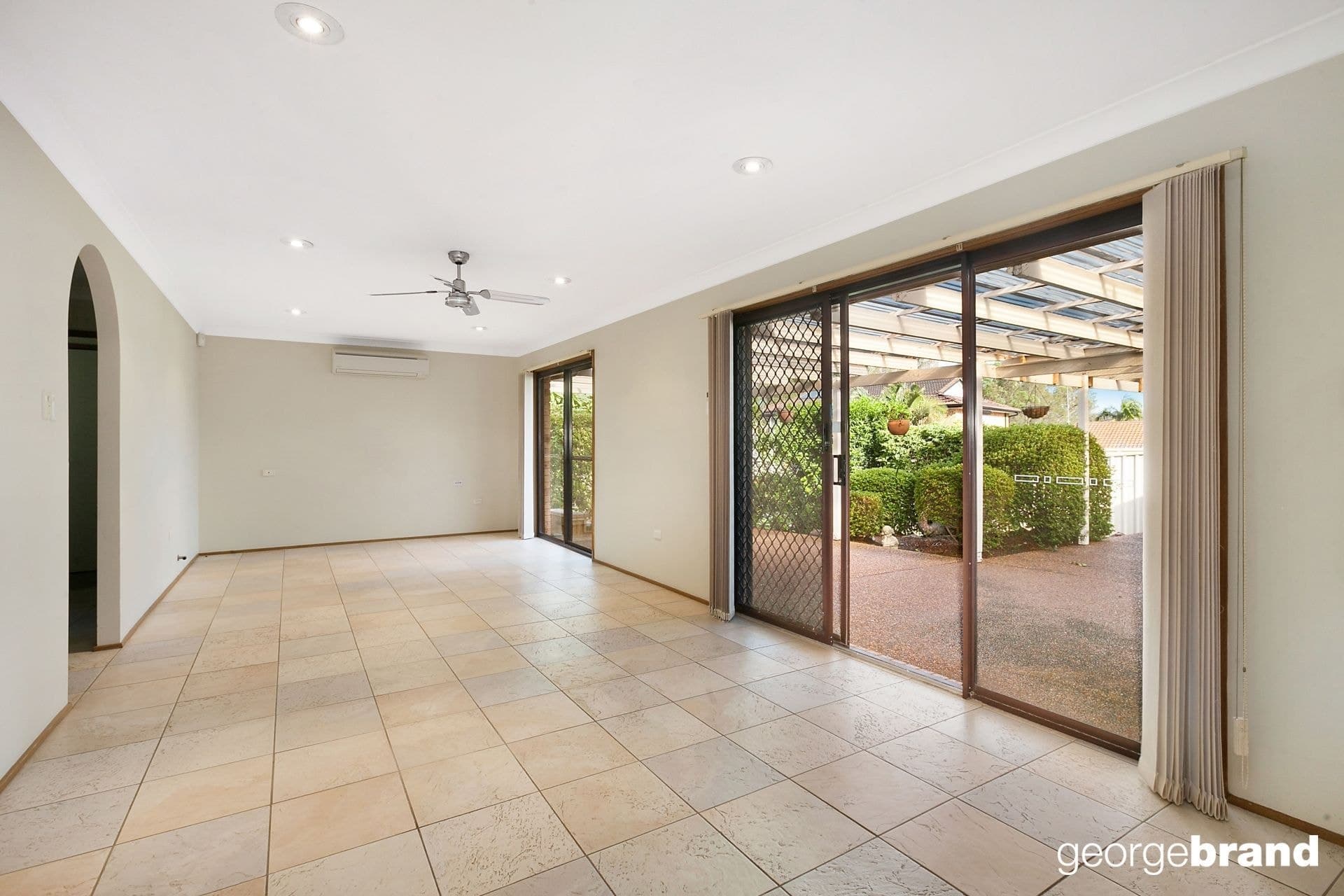 11 Sunny Waters Road KINCUMBER NSW, Kincumber - Thumbnail 4
