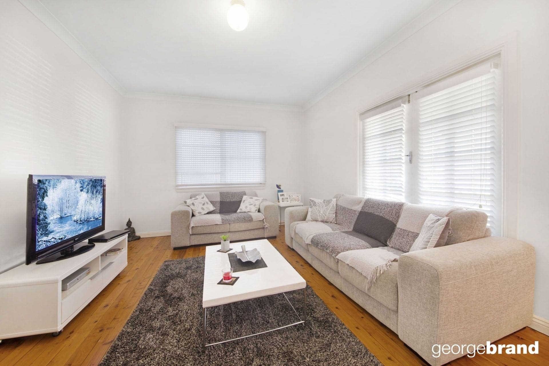 87 Hume Boulevard KILLARNEY VALE NSW, Killarney Vale - Image 1