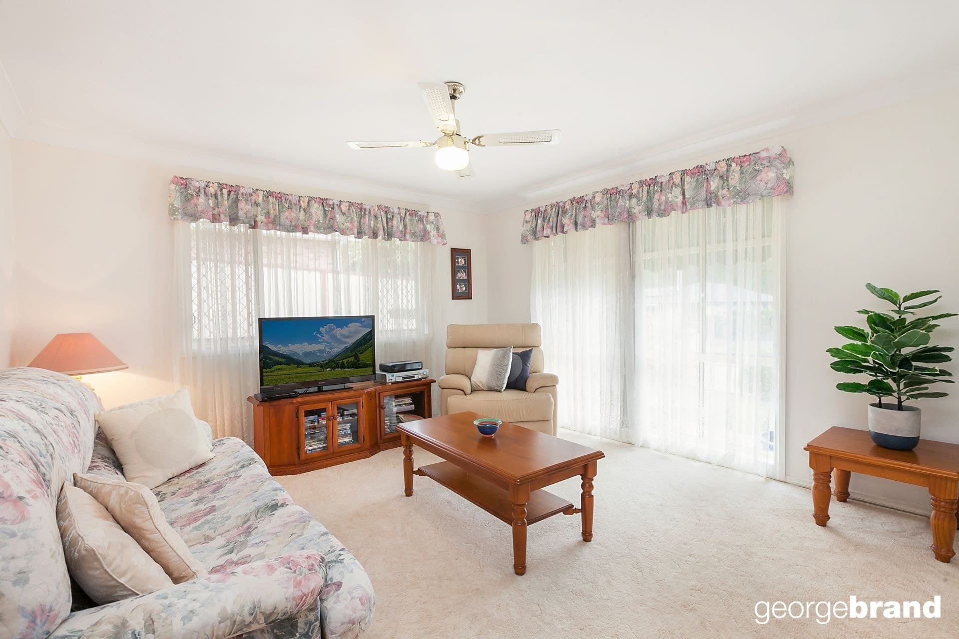 39 Tilba Street KINCUMBER NSW, Kincumber - Thumbnail 2