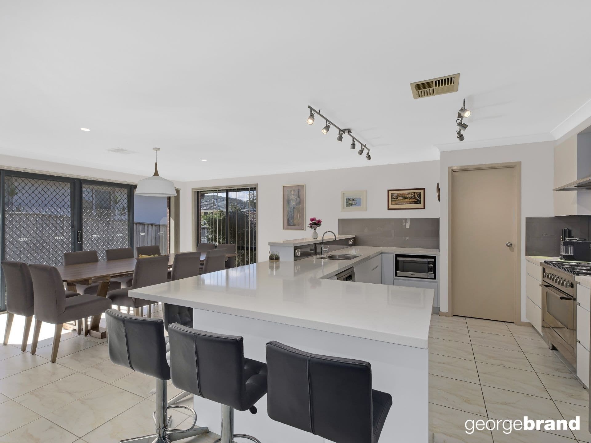 9 Figtree Bay Drive KINCUMBER NSW, Kincumber - Thumbnail 3