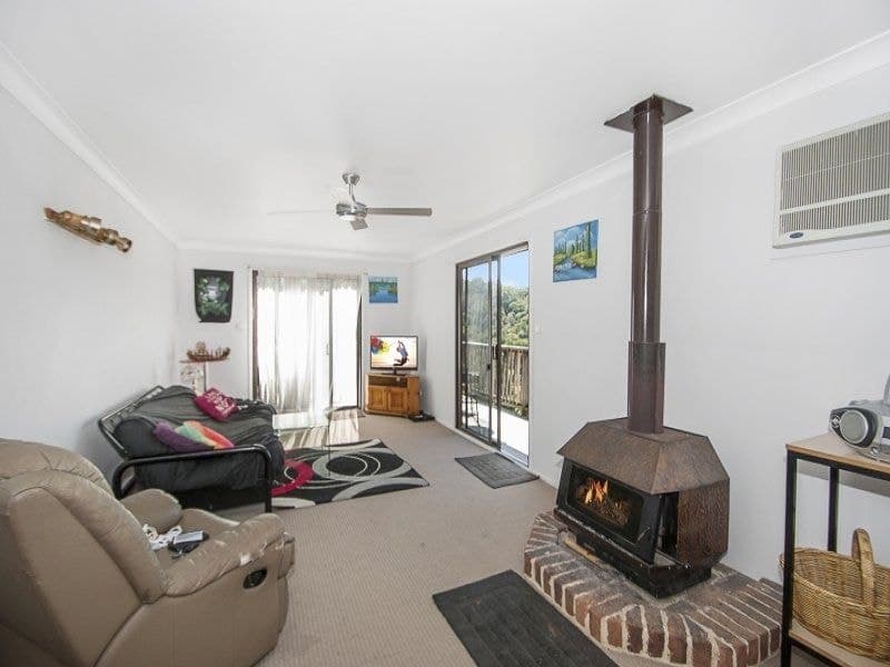 6 Rubie Crescent EAST GOSFORD NSW, East Gosford - Thumbnail 3