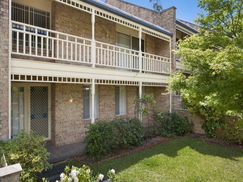 GREEN POINT, Green Point - Image 1