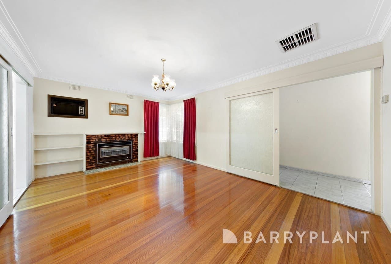 16 Mulhall Drive, St Albans, VIC 3021, St Albans - Thumbnail 2