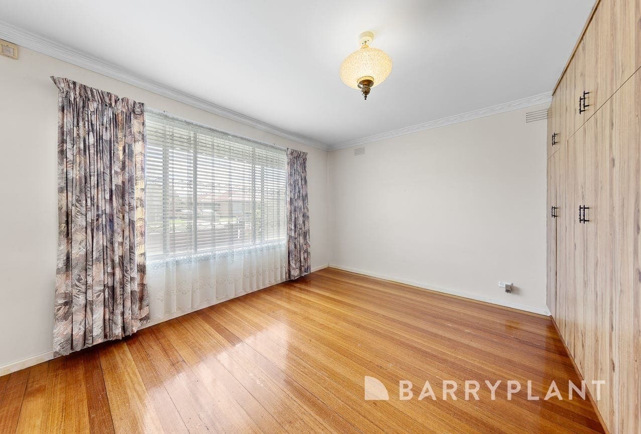 16 Mulhall Drive, St Albans, VIC 3021, St Albans - Thumbnail 5
